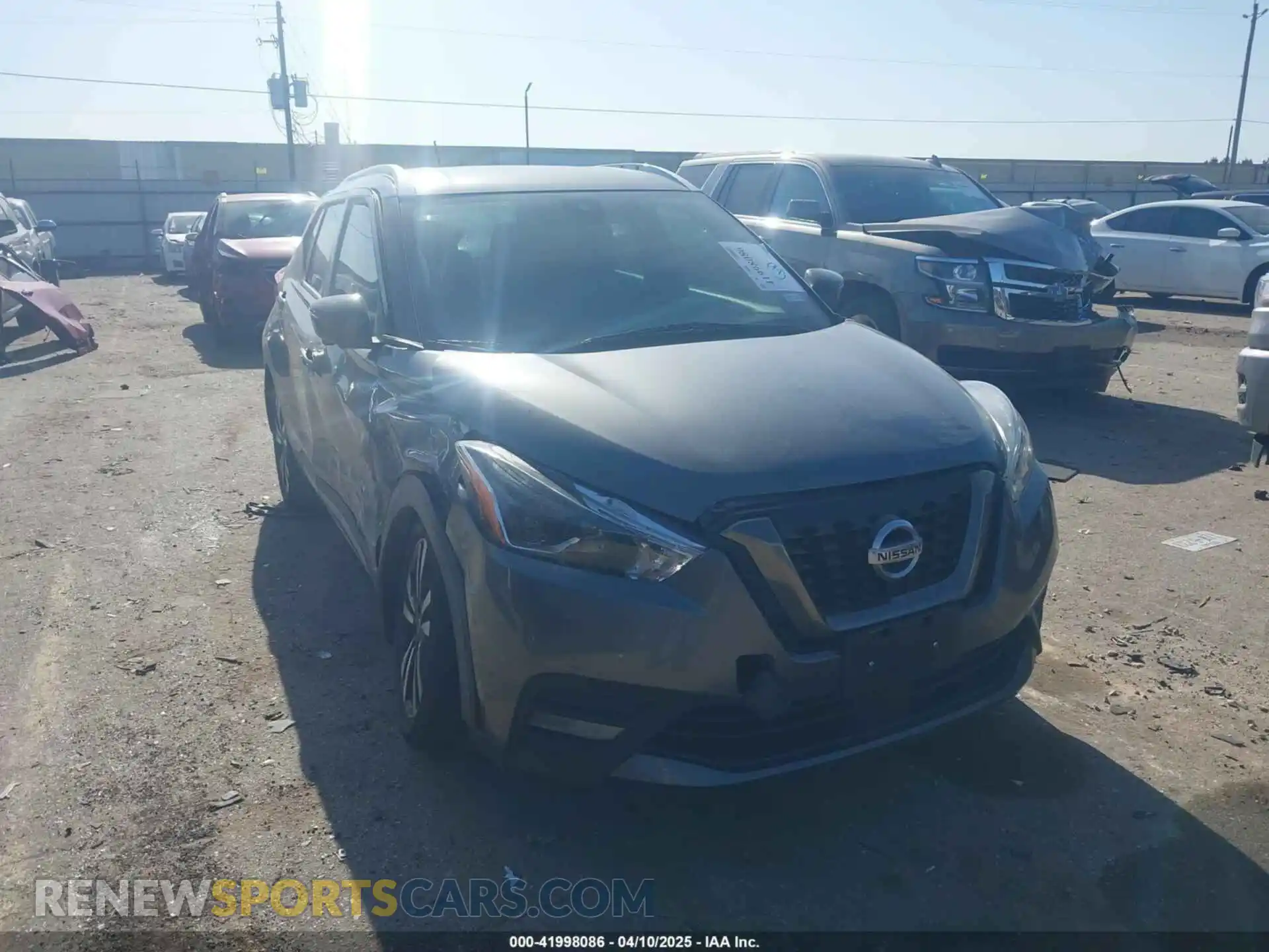 1 Photograph of a damaged car 3N1CP5DV6LL543732 NISSAN KICKS 2020