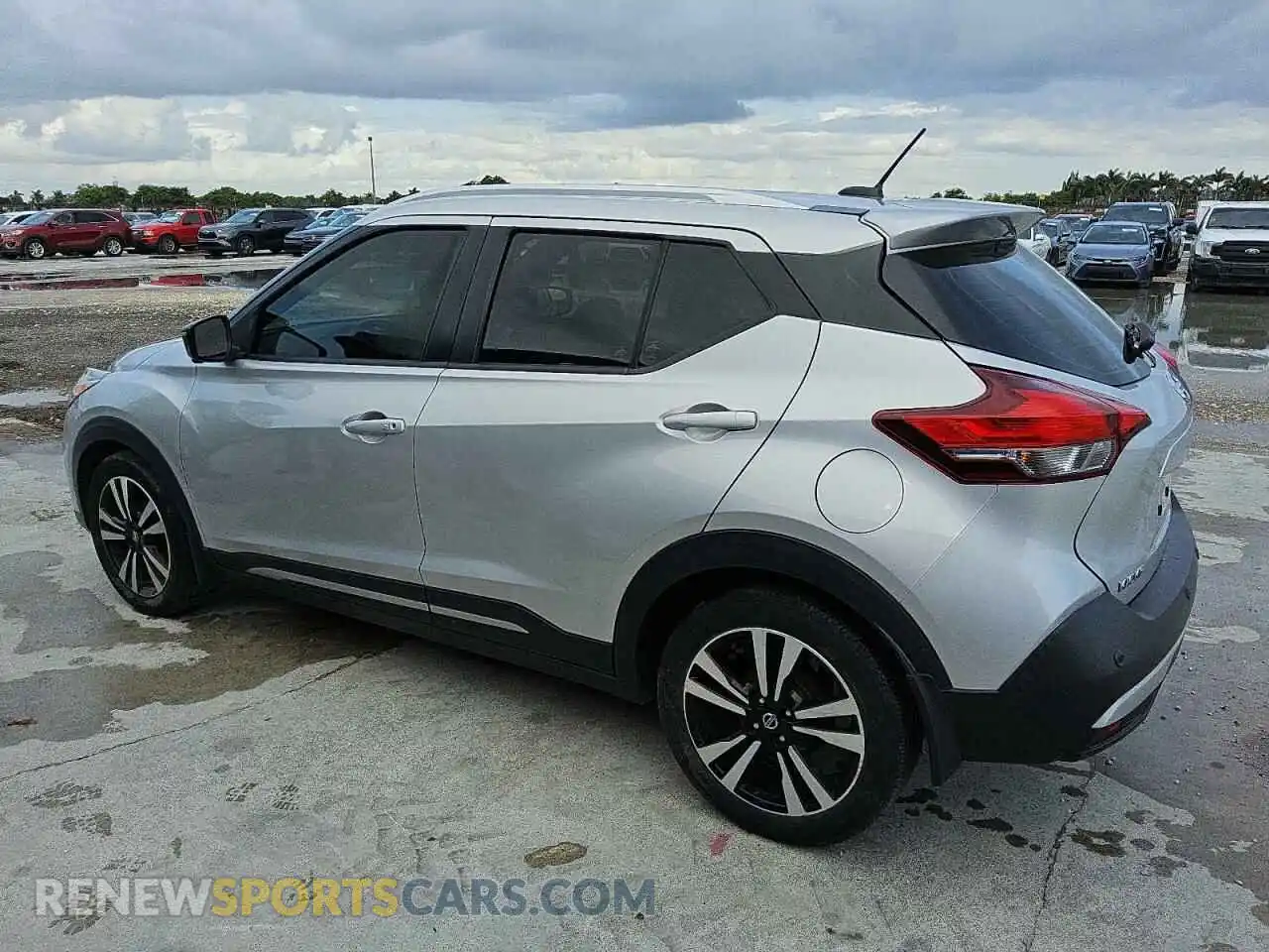 2 Photograph of a damaged car 3N1CP5DV7LL532884 NISSAN KICKS 2020