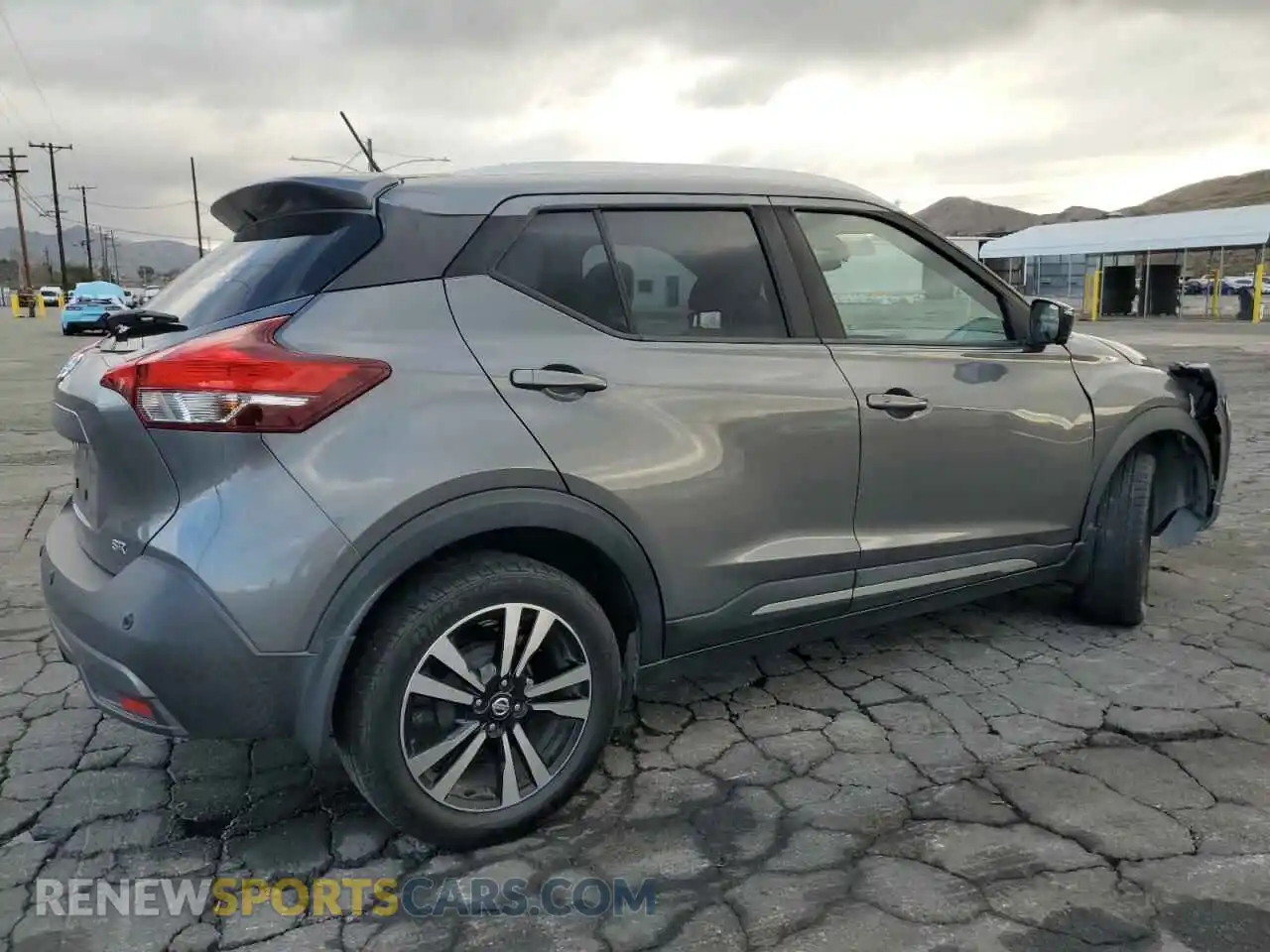 3 Photograph of a damaged car 3N1CP5DVXLL503945 NISSAN KICKS 2020