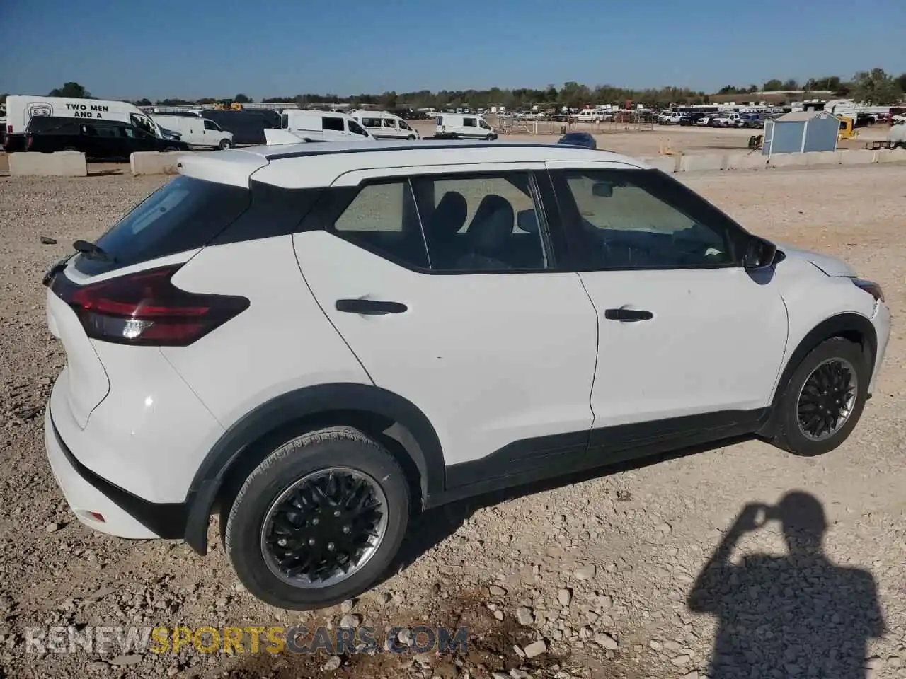 3 Photograph of a damaged car 3N1CP5BV0ML469597 NISSAN KICKS 2021