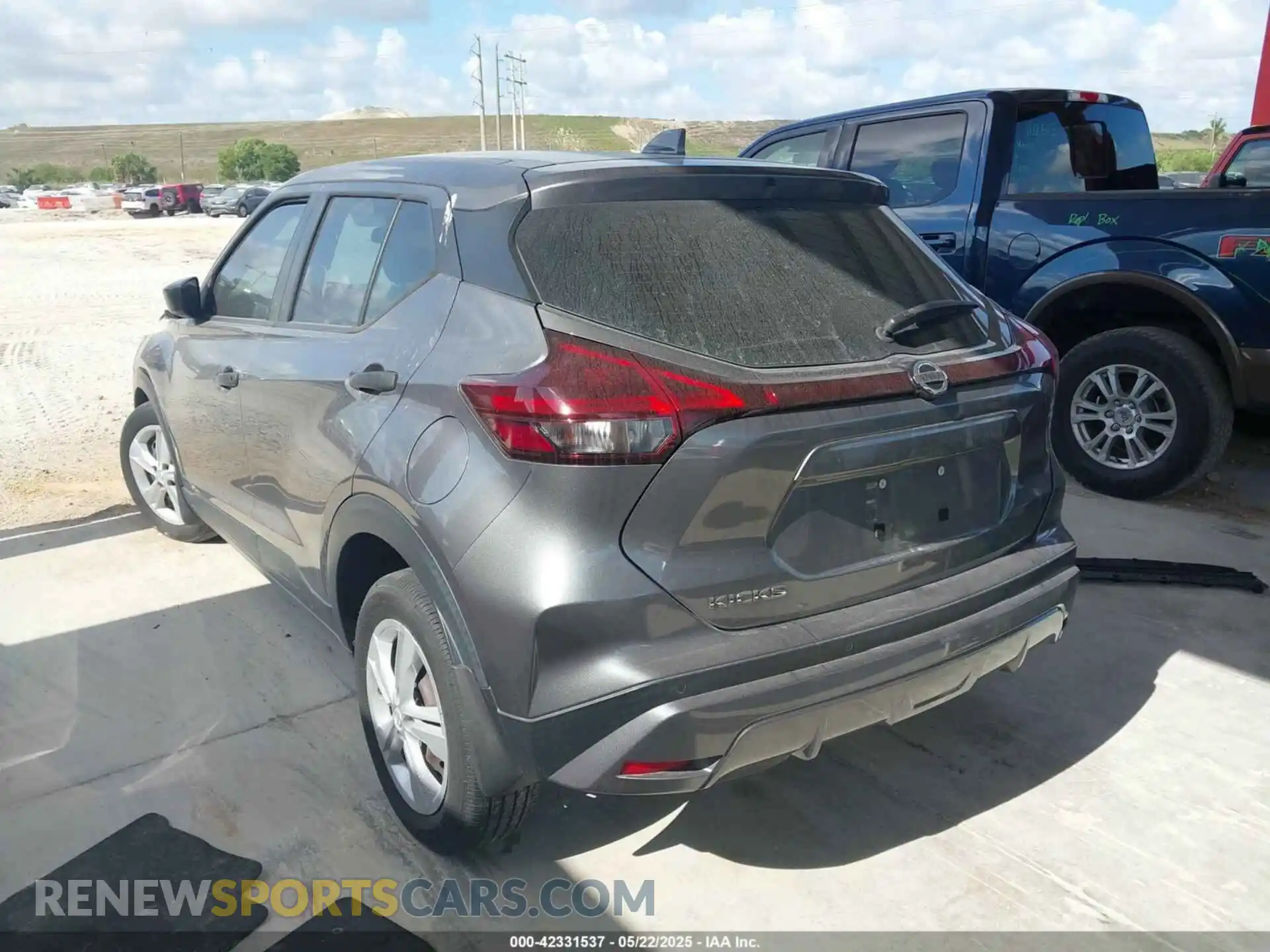 3 Photograph of a damaged car 3N1CP5BV0ML484178 NISSAN KICKS 2021