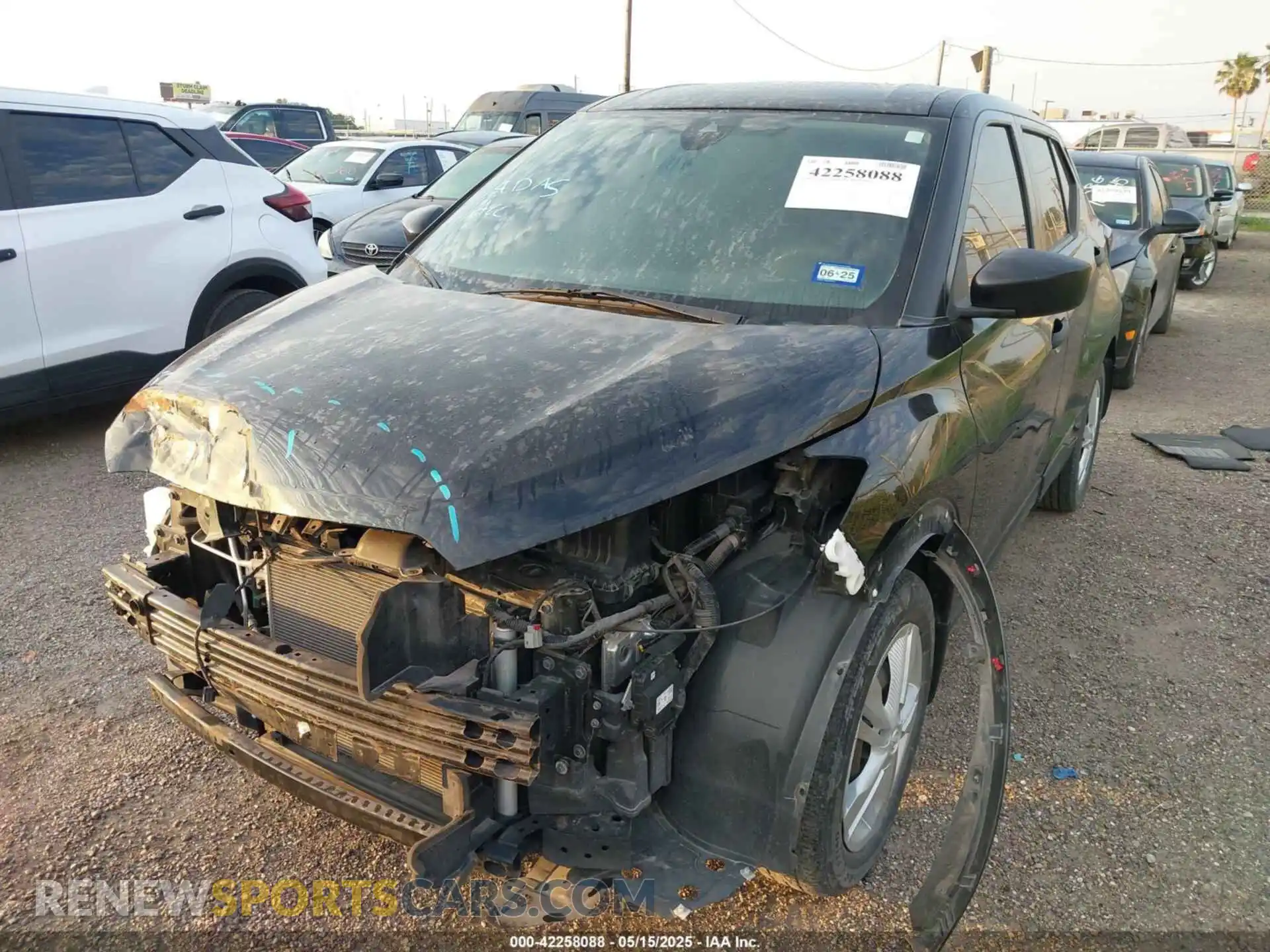 2 Photograph of a damaged car 3N1CP5BV2ML476289 NISSAN KICKS 2021