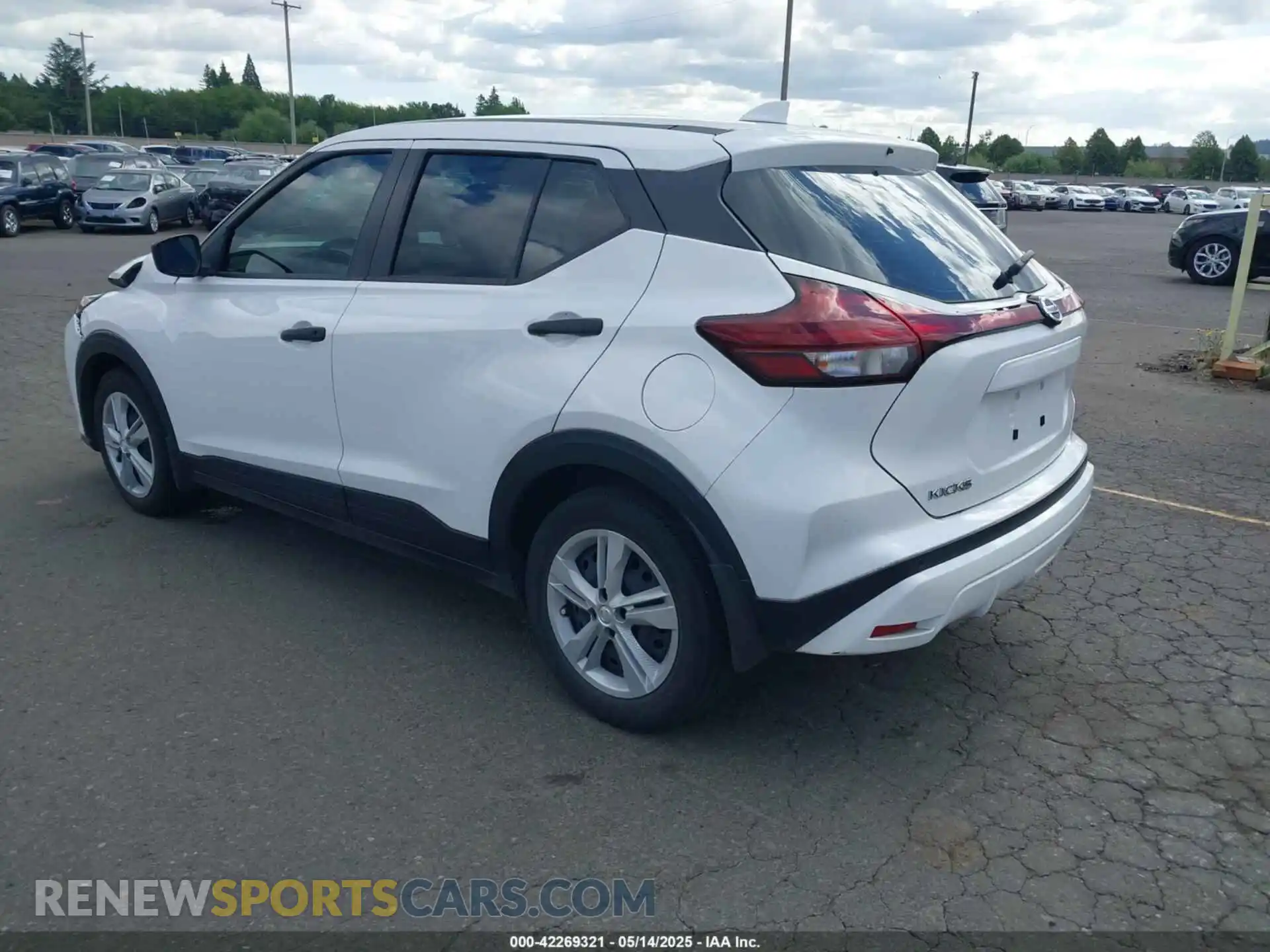 3 Photograph of a damaged car 3N1CP5BV2ML508884 NISSAN KICKS 2021