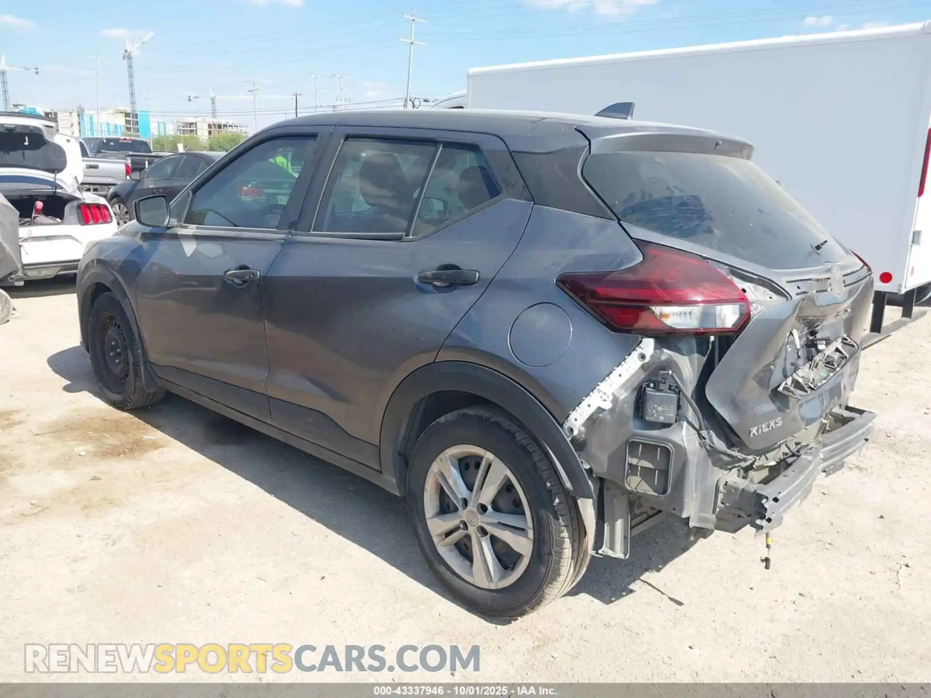 3 Photograph of a damaged car 3N1CP5BV2ML518878 NISSAN KICKS 2021