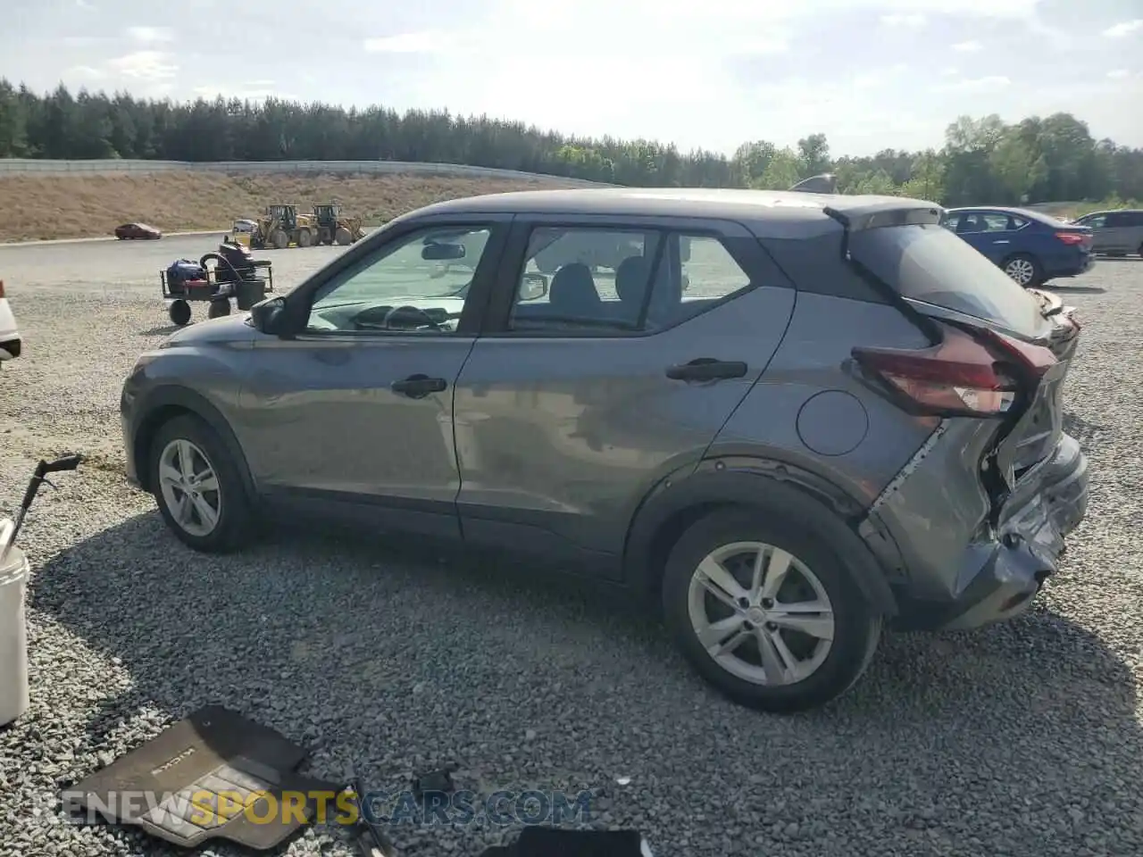 2 fotografías del automóvil dañado 3N1CP5BV3ML472624 NISSAN KICKS 2021