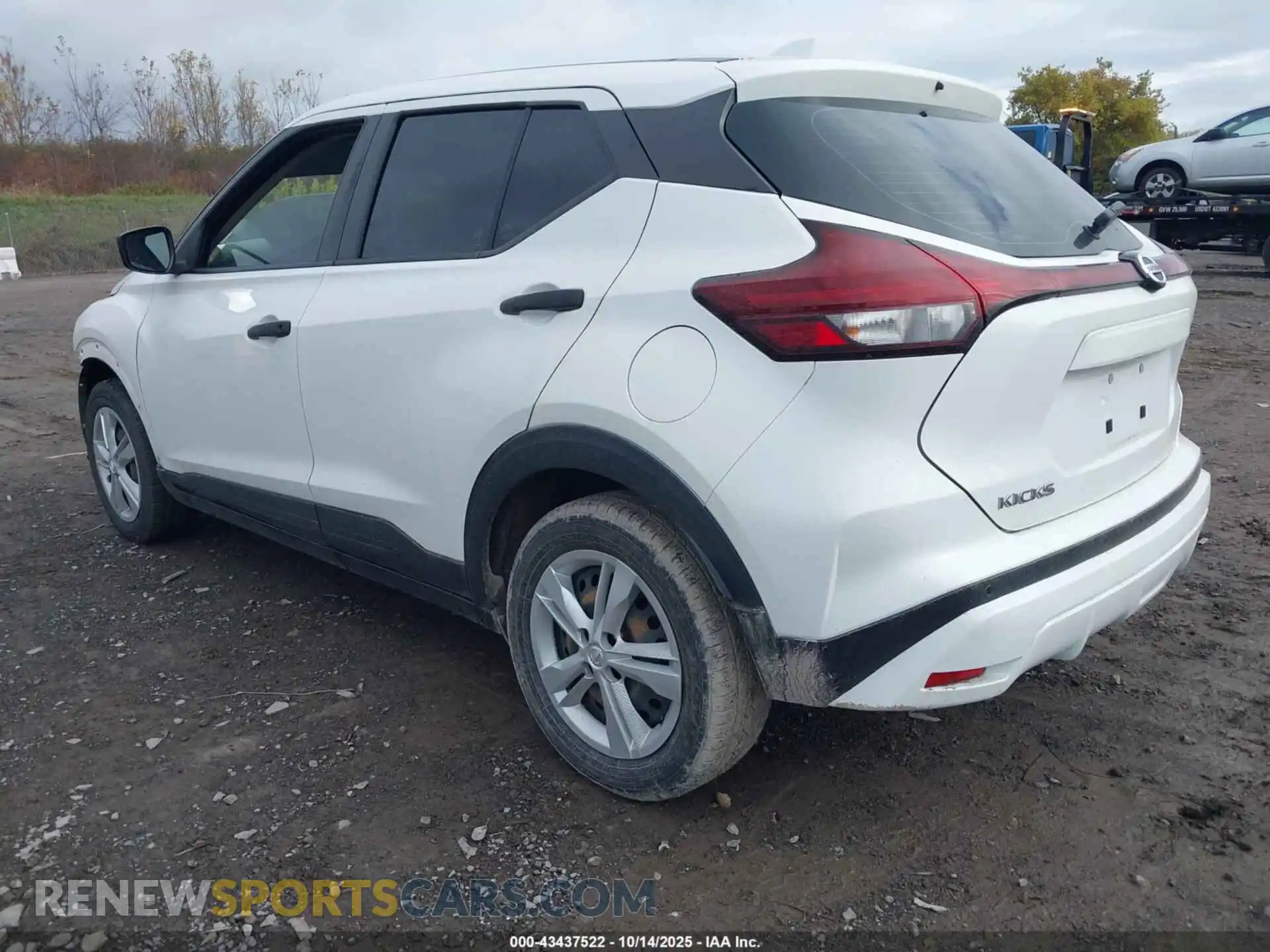 3 Photograph of a damaged car 3N1CP5BV3ML478343 NISSAN KICKS 2021