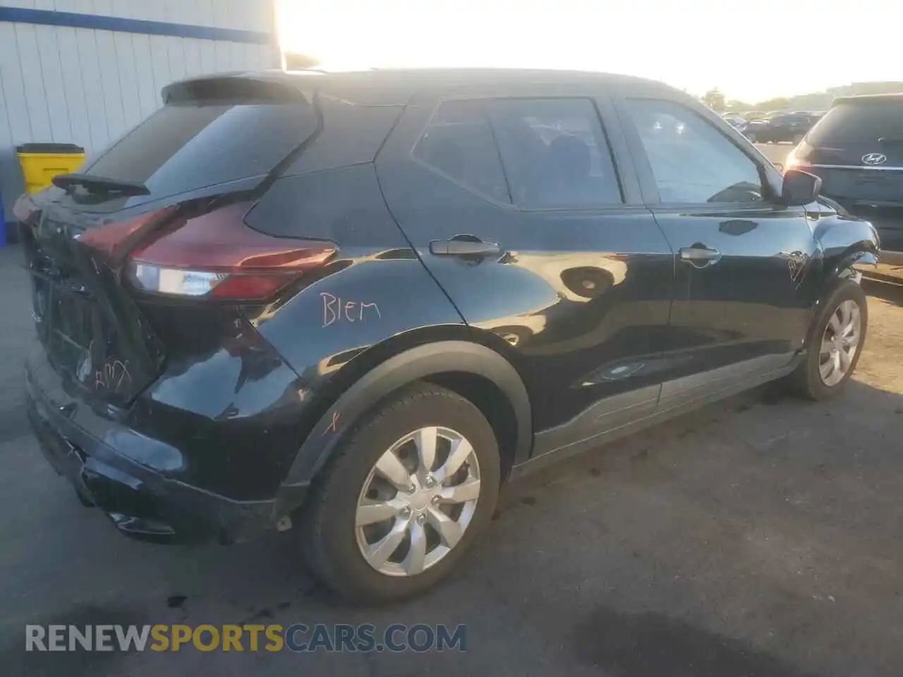 3 Photograph of a damaged car 3N1CP5BV3ML486930 NISSAN KICKS 2021