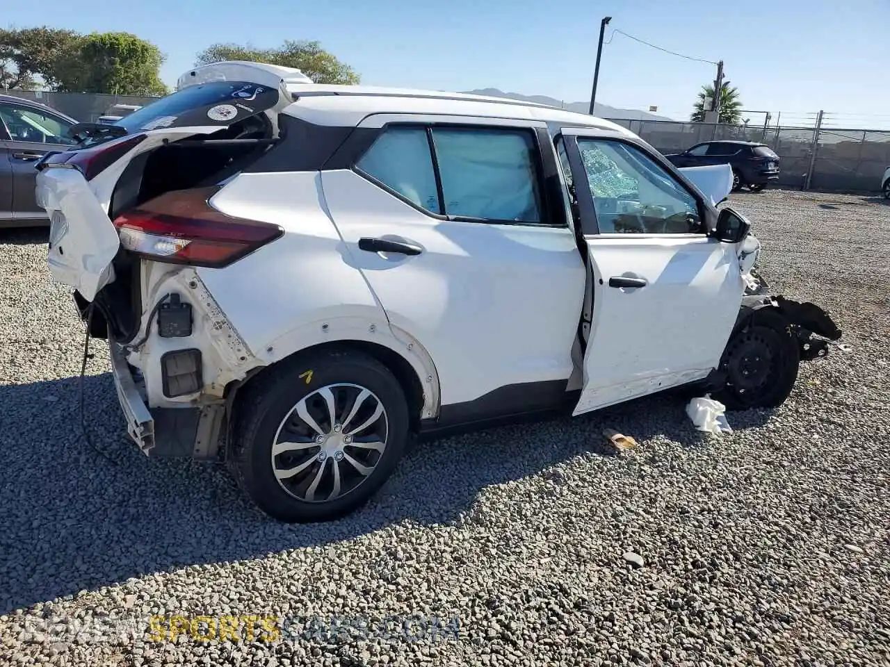 3 Photograph of a damaged car 3N1CP5BV3ML501250 NISSAN KICKS 2021
