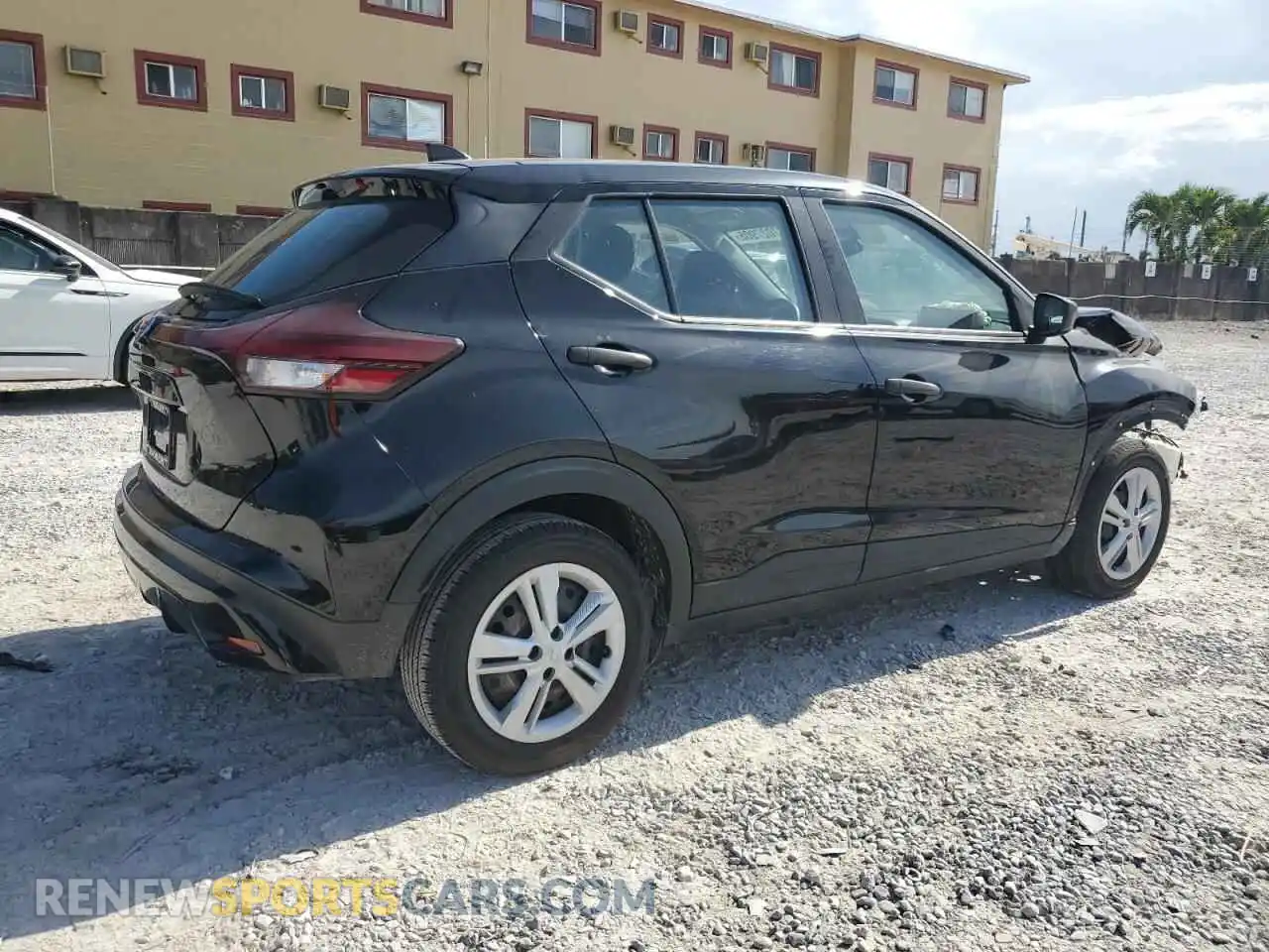 3 Photograph of a damaged car 3N1CP5BV3ML533230 NISSAN KICKS 2021