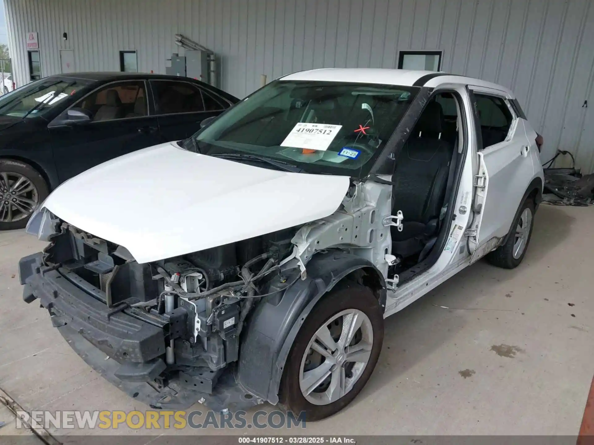 2 Photograph of a damaged car 3N1CP5BV4ML510992 NISSAN KICKS 2021