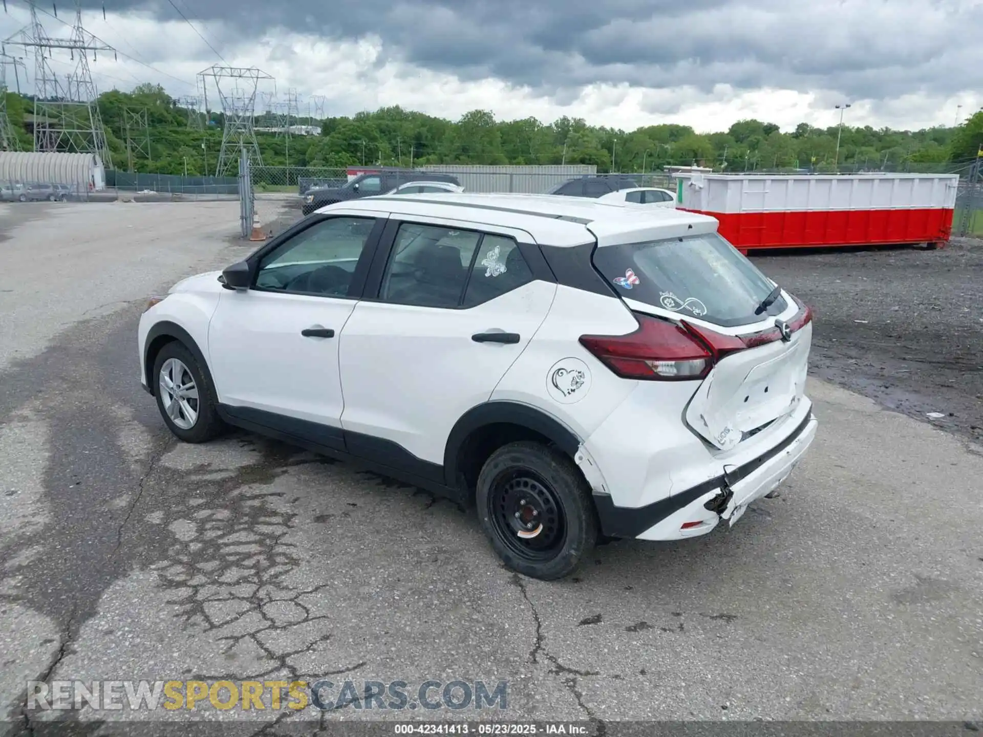3 Photograph of a damaged car 3N1CP5BV4ML522625 NISSAN KICKS 2021