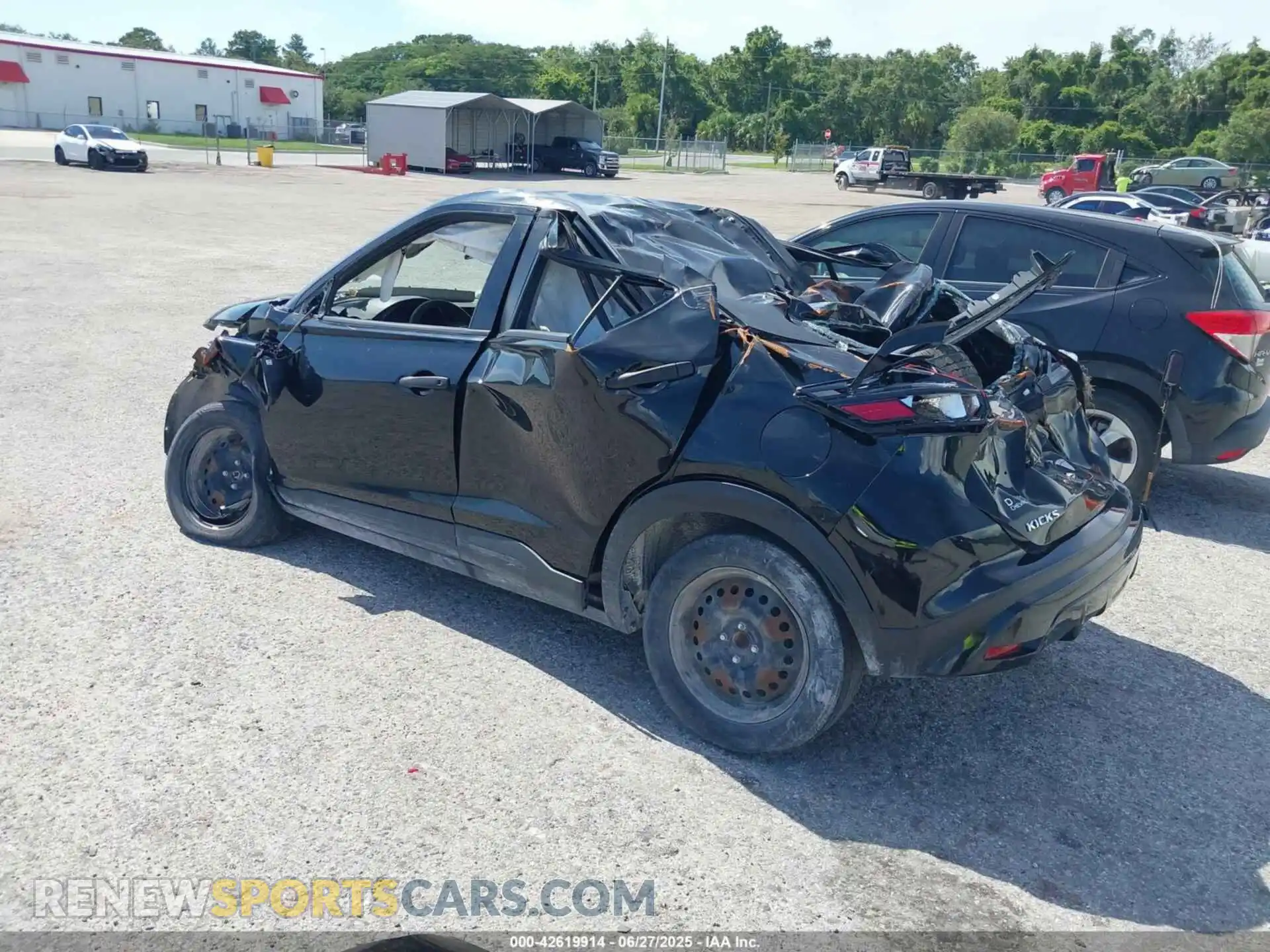 3 fotografías del automóvil dañado 3N1CP5BV5ML471359 NISSAN KICKS 2021