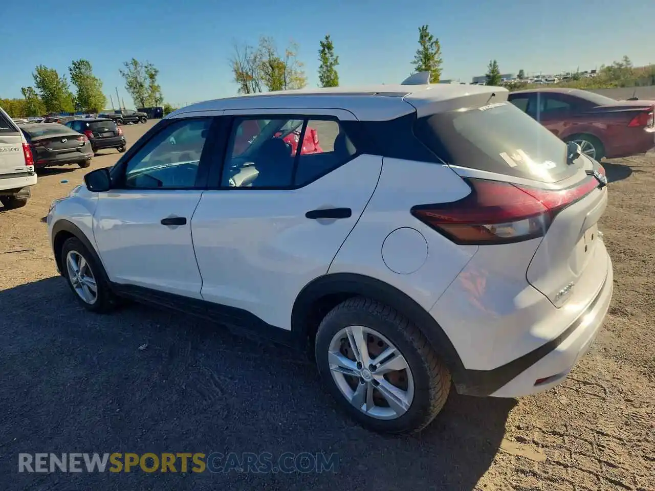 2 fotografías del automóvil dañado 3N1CP5BV5ML471846 NISSAN KICKS 2021