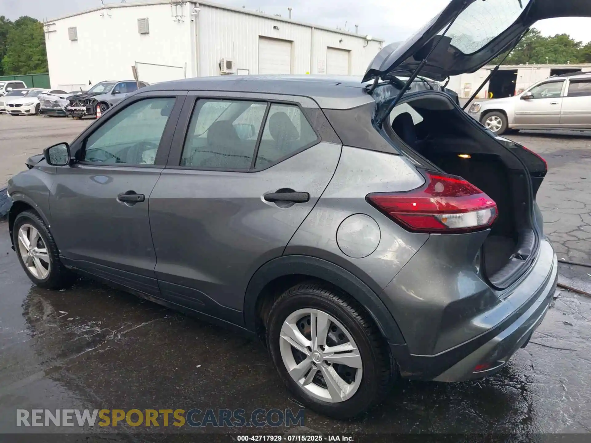 3 Photograph of a damaged car 3N1CP5BV5ML498805 NISSAN KICKS 2021