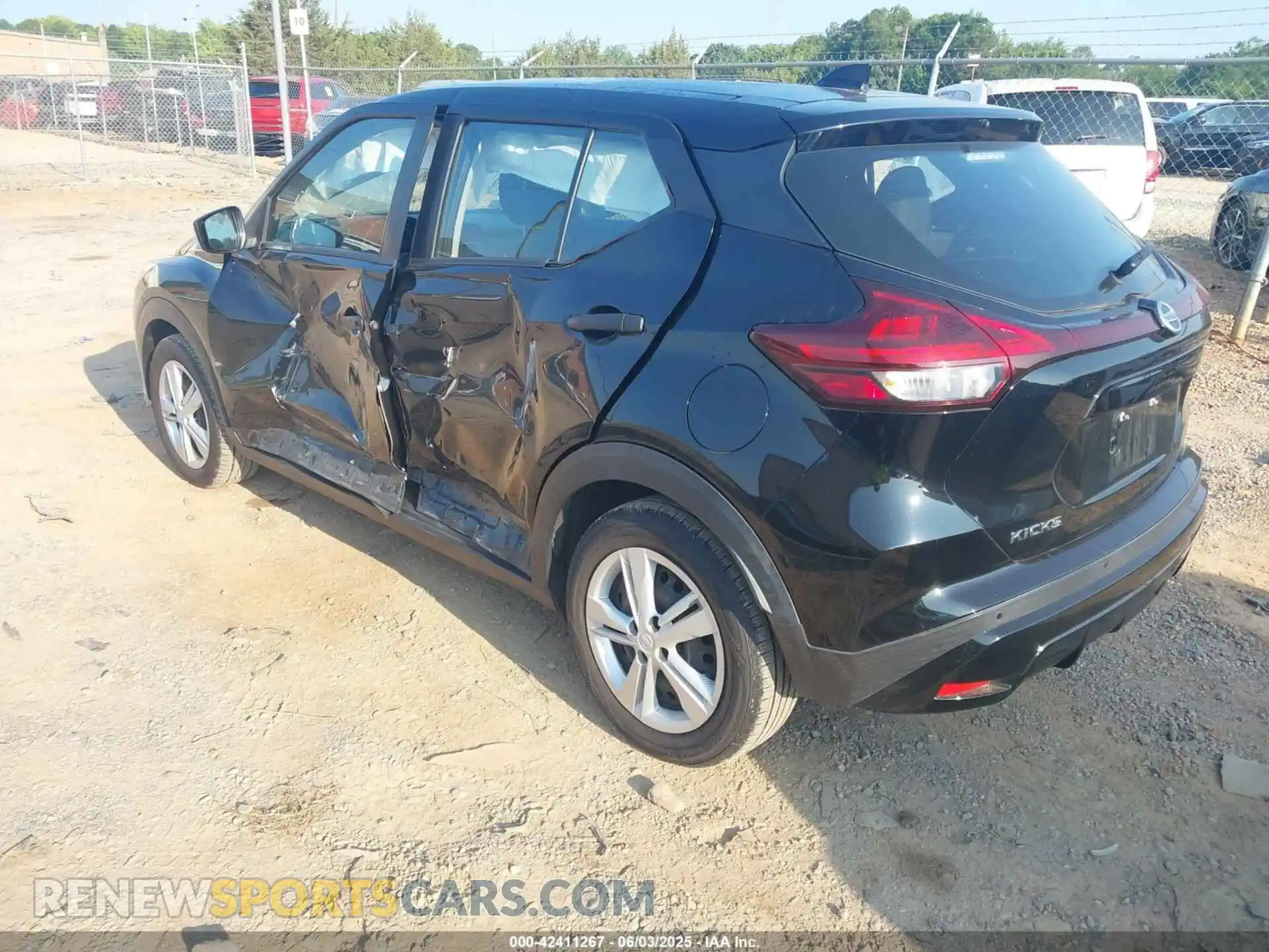 3 Photograph of a damaged car 3N1CP5BV5ML500360 NISSAN KICKS 2021