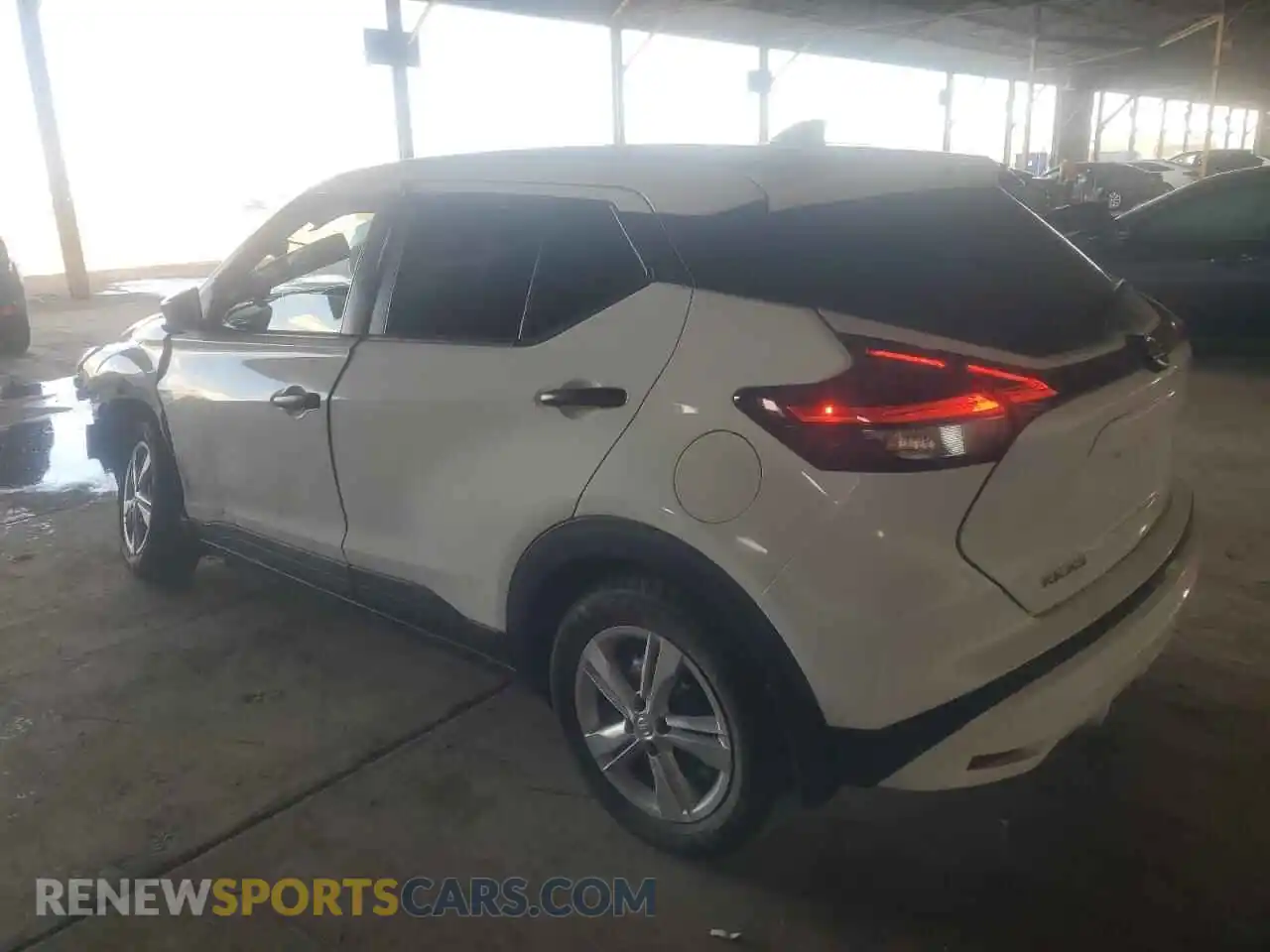 2 Photograph of a damaged car 3N1CP5BV5ML518650 NISSAN KICKS 2021