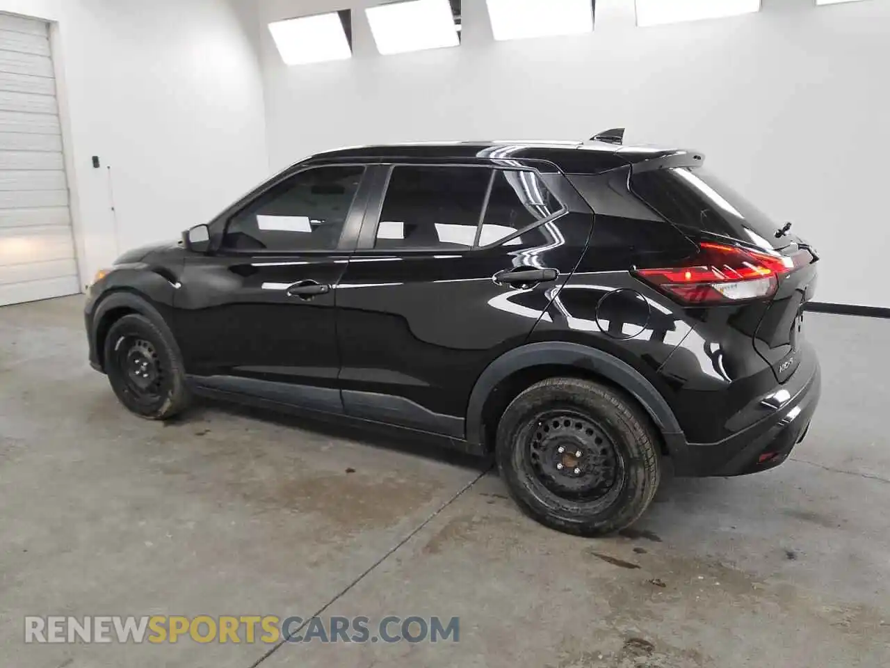 2 Photograph of a damaged car 3N1CP5BV6ML479809 NISSAN KICKS 2021