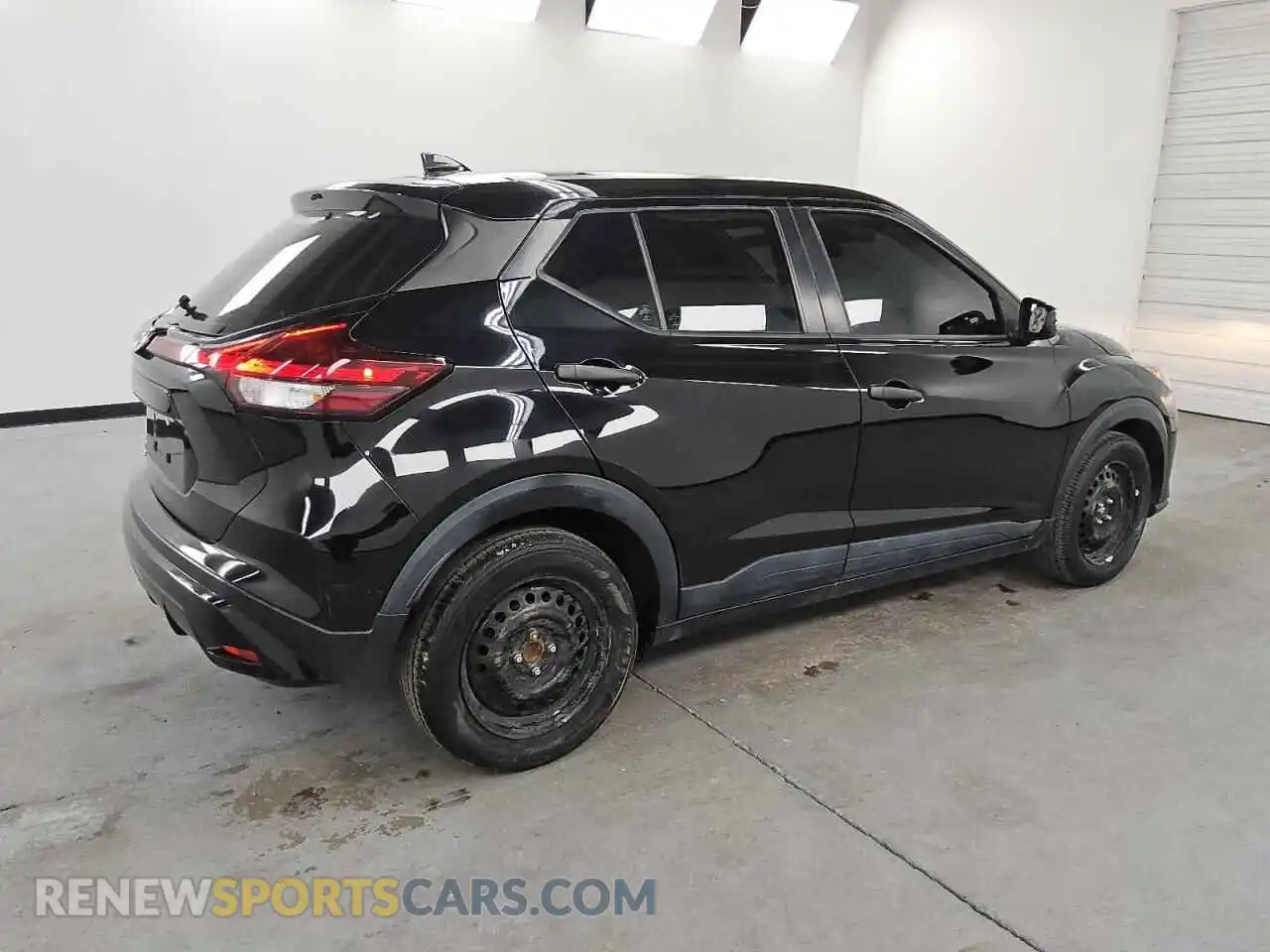 3 Photograph of a damaged car 3N1CP5BV6ML479809 NISSAN KICKS 2021