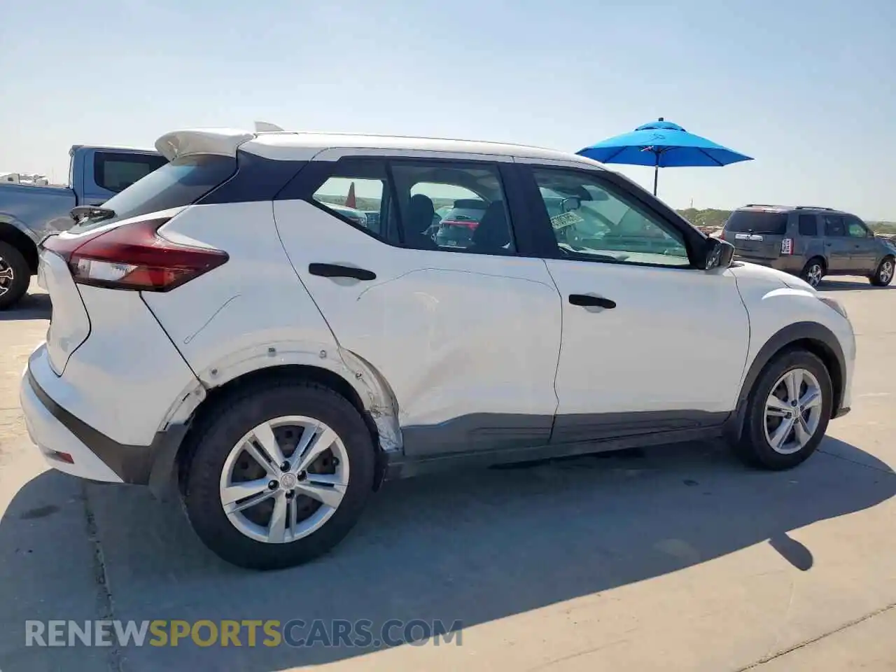 3 Photograph of a damaged car 3N1CP5BV6ML495217 NISSAN KICKS 2021