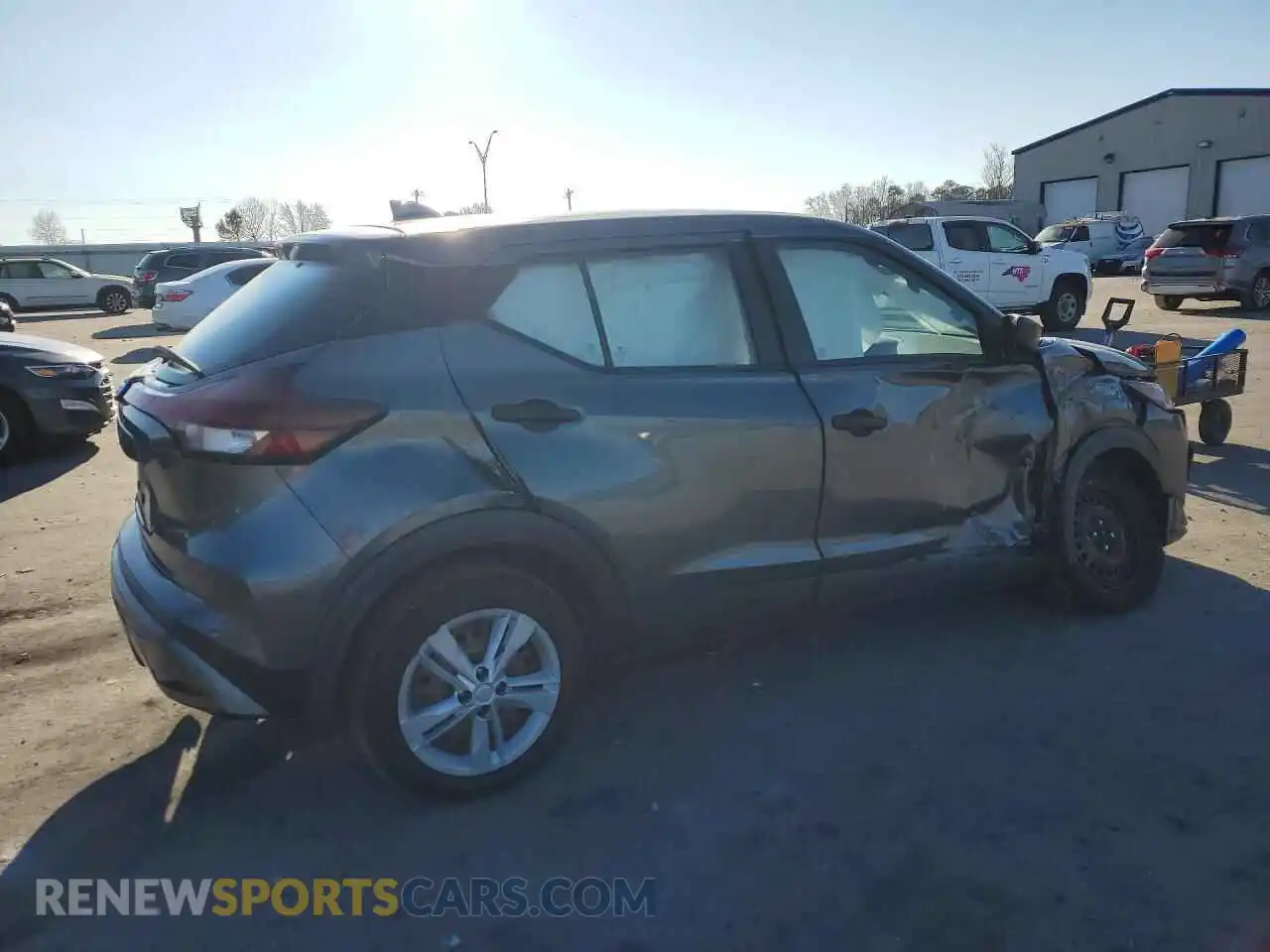 3 Photograph of a damaged car 3N1CP5BV6ML513585 NISSAN KICKS 2021