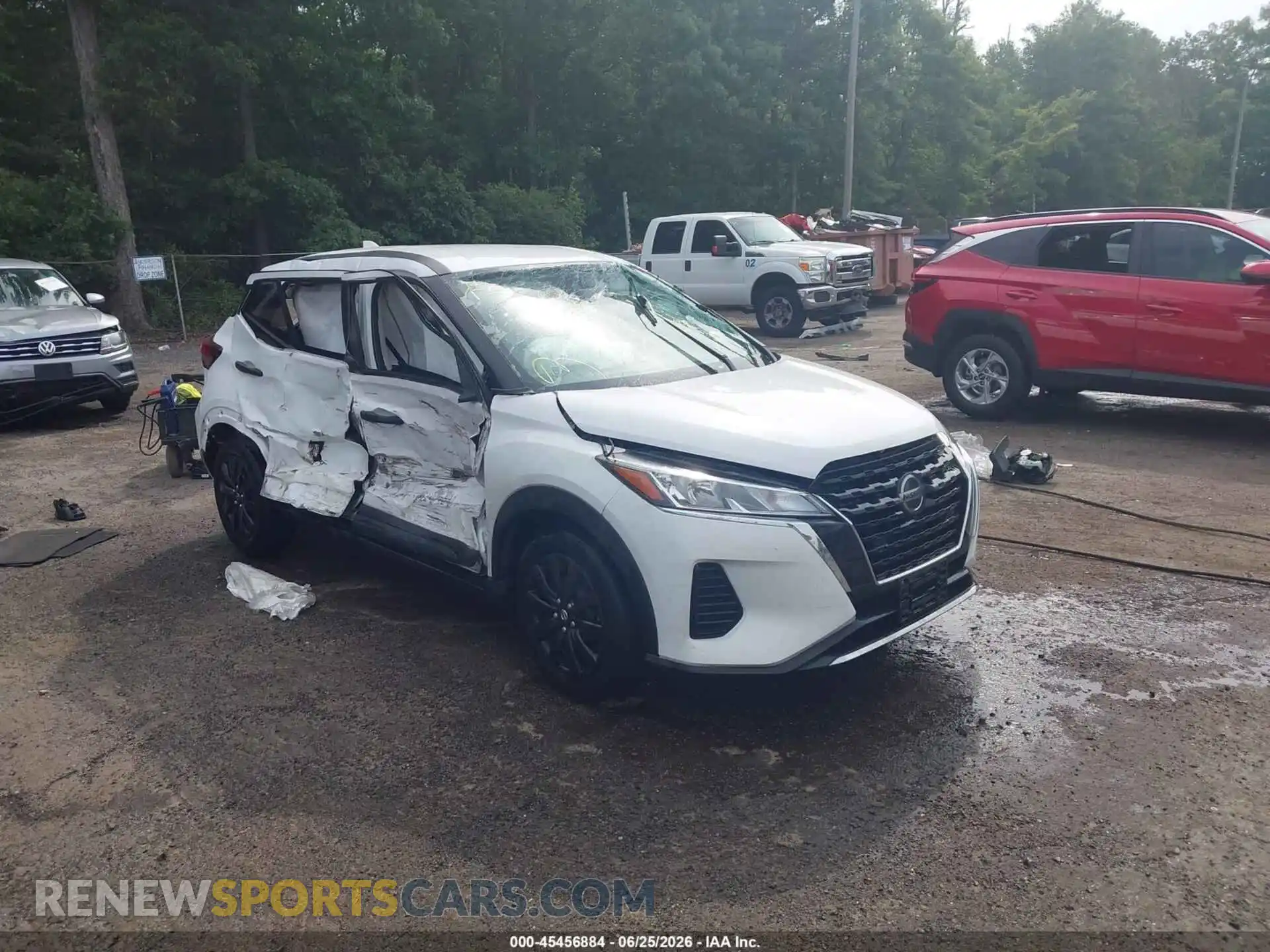 1 Photograph of a damaged car 3N1CP5BV6ML532136 NISSAN KICKS 2021