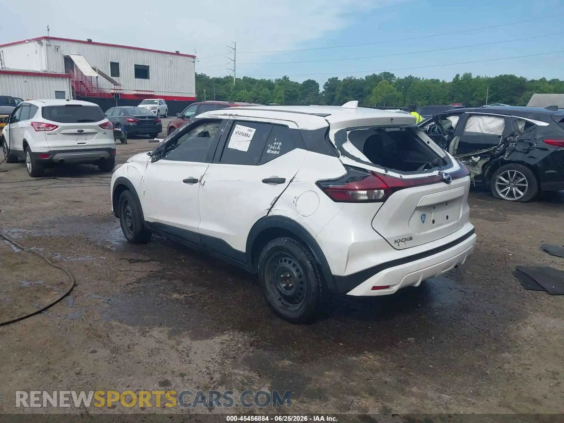 3 Photograph of a damaged car 3N1CP5BV6ML532136 NISSAN KICKS 2021