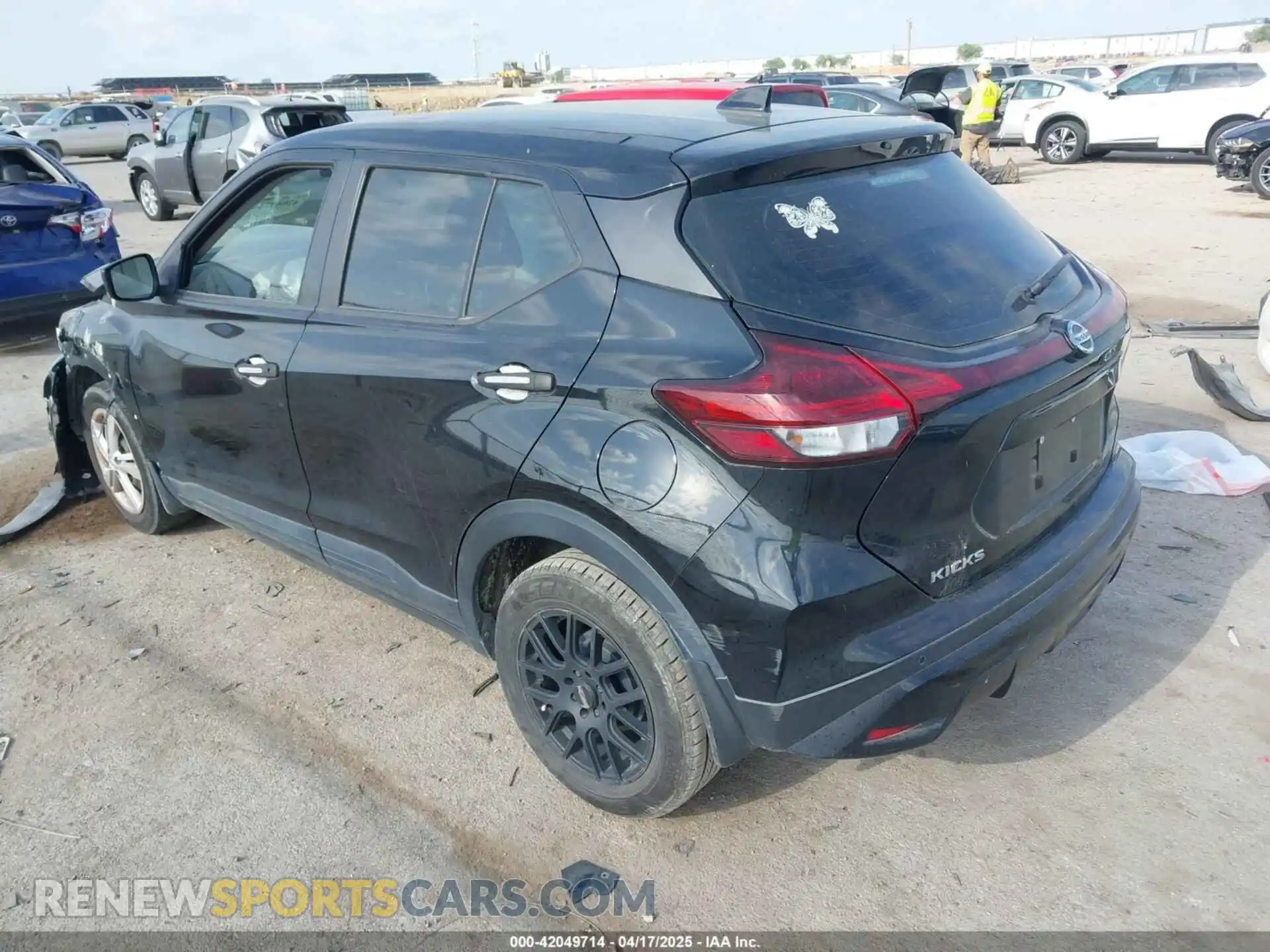 3 Photograph of a damaged car 3N1CP5BV7ML486591 NISSAN KICKS 2021