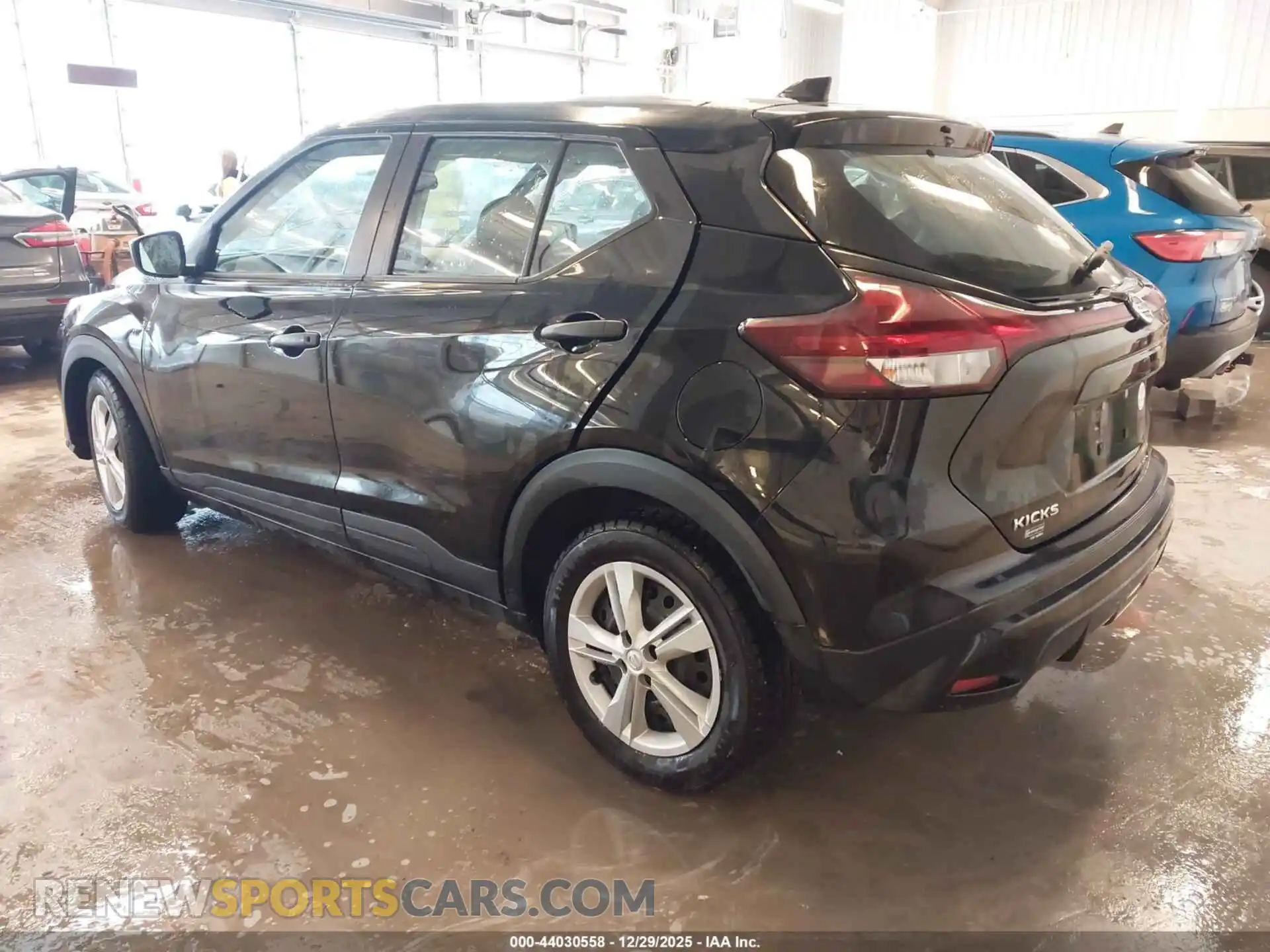 3 Photograph of a damaged car 3N1CP5BV8ML464874 NISSAN KICKS 2021