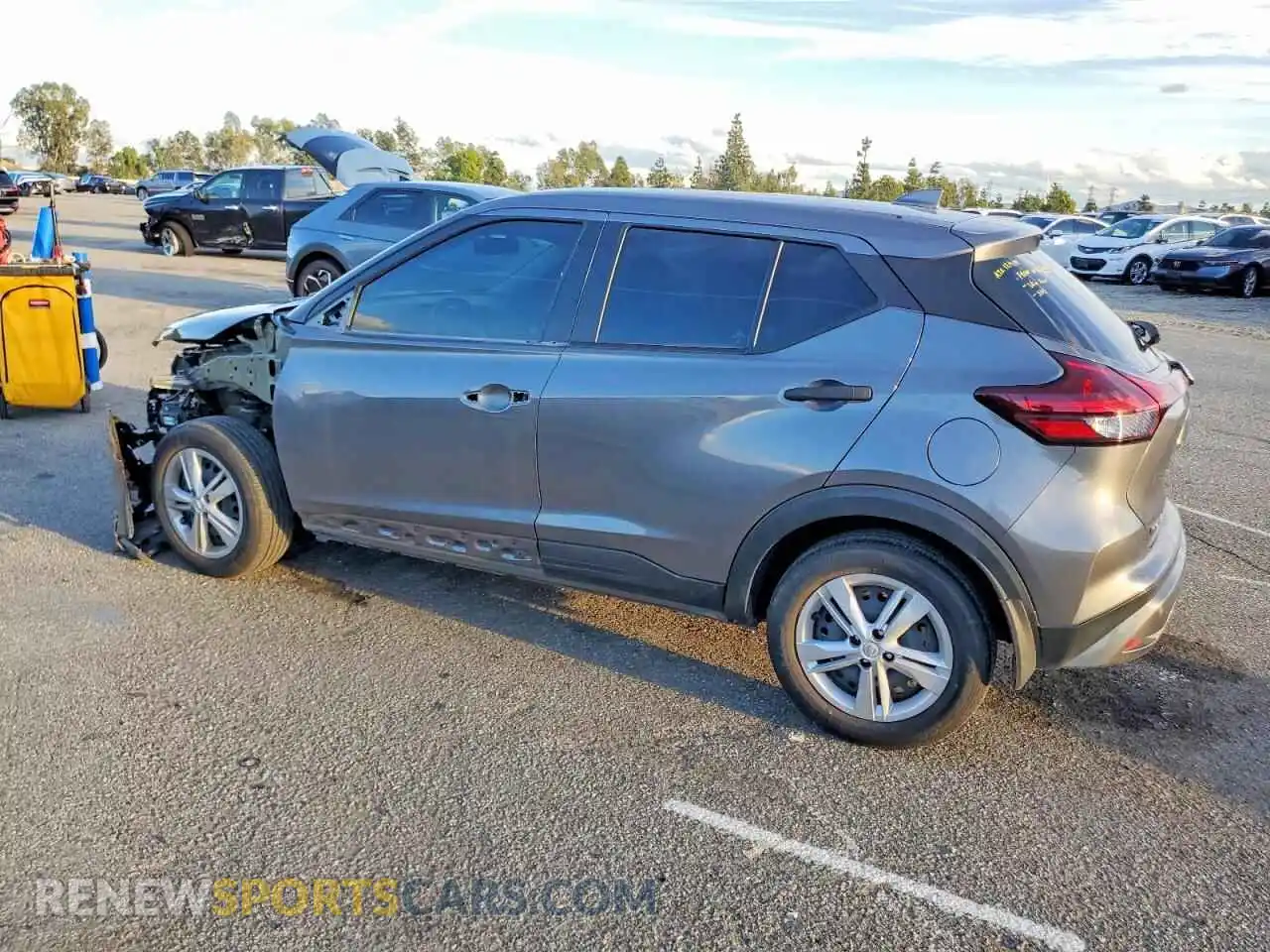 2 Photograph of a damaged car 3N1CP5BV8ML484493 NISSAN KICKS 2021