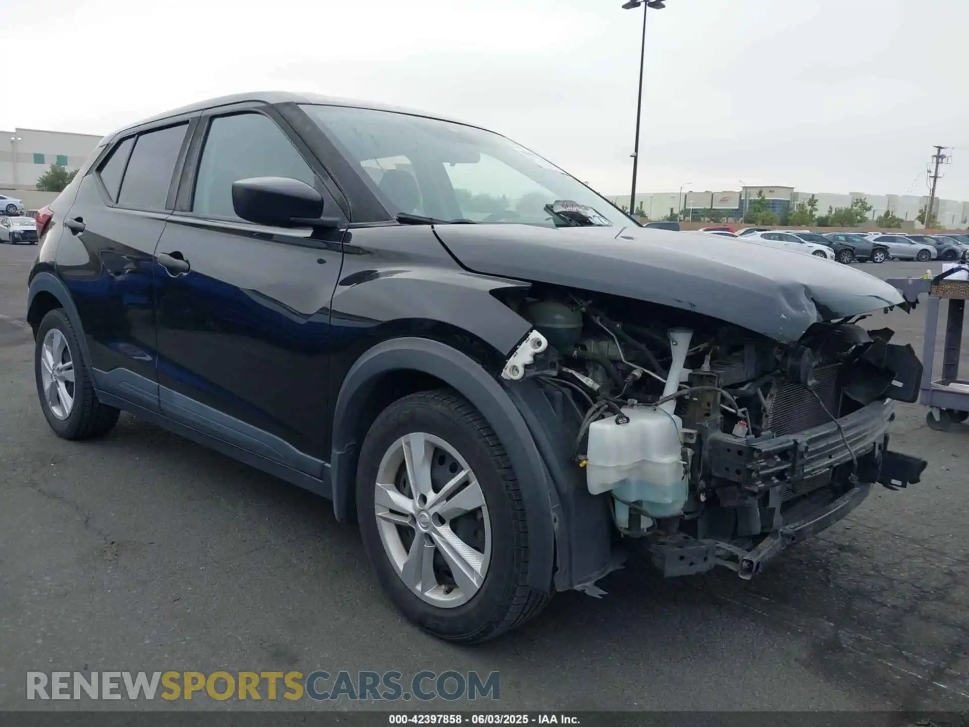 1 Photograph of a damaged car 3N1CP5BV8ML485143 NISSAN KICKS 2021
