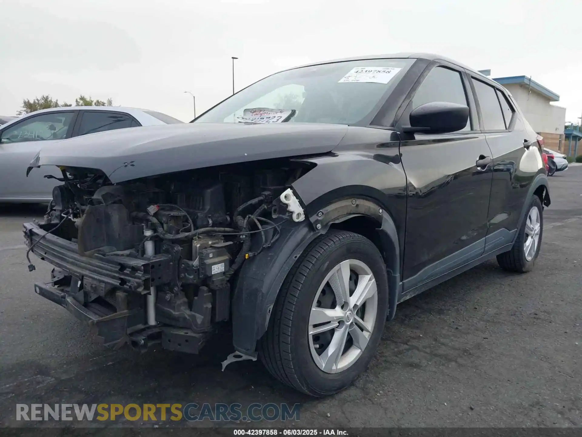 2 Photograph of a damaged car 3N1CP5BV8ML485143 NISSAN KICKS 2021