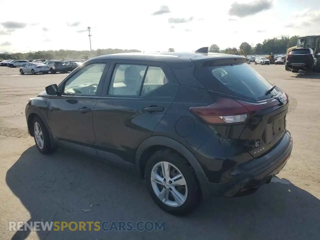 2 fotografías del automóvil dañado 3N1CP5BV8ML496384 NISSAN KICKS 2021