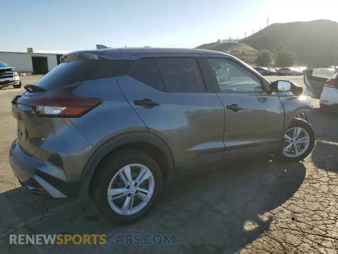 3 fotografías del automóvil dañado 3N1CP5BVXML556603 NISSAN KICKS 2021
