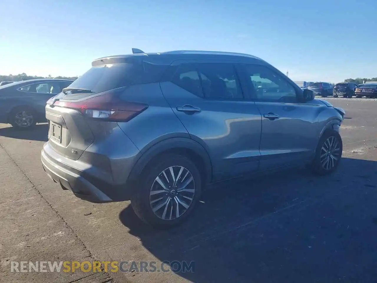3 Photograph of a damaged car 3N1CP5CV0ML481294 NISSAN KICKS 2021