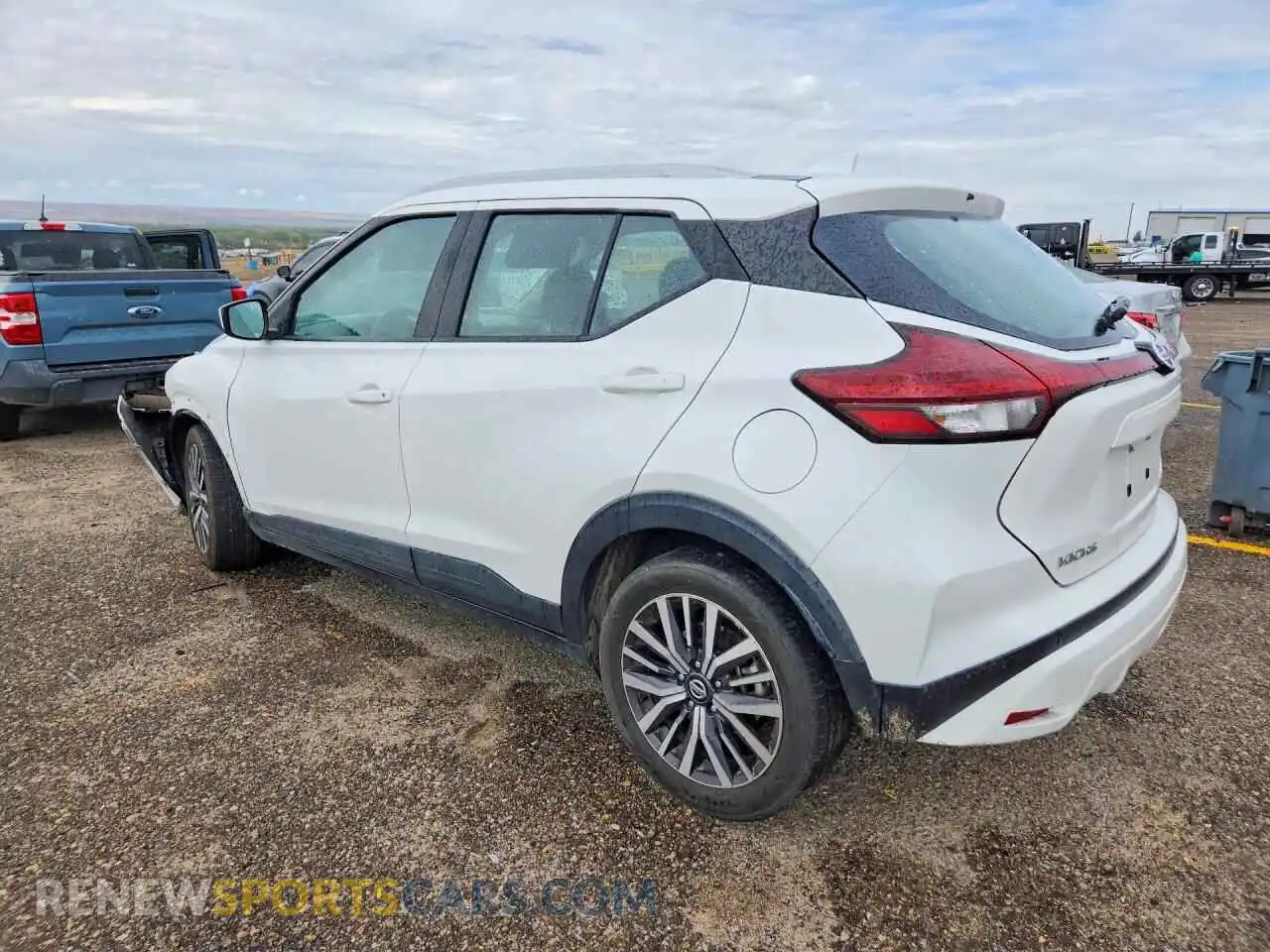 2 Photograph of a damaged car 3N1CP5CV0ML481635 NISSAN KICKS 2021