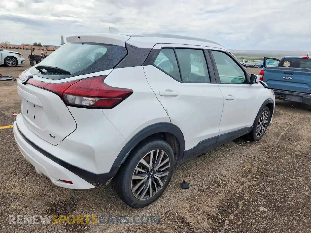3 Photograph of a damaged car 3N1CP5CV0ML481635 NISSAN KICKS 2021