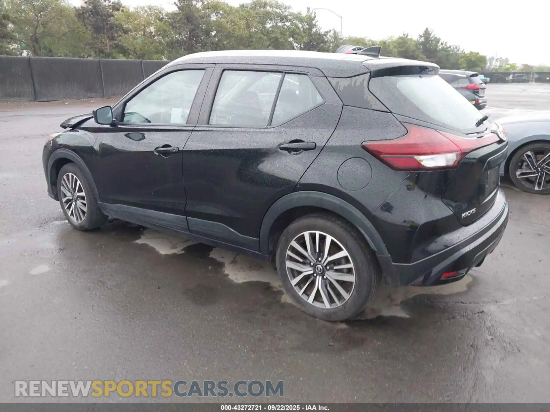 3 Photograph of a damaged car 3N1CP5CV0ML533247 NISSAN KICKS 2021