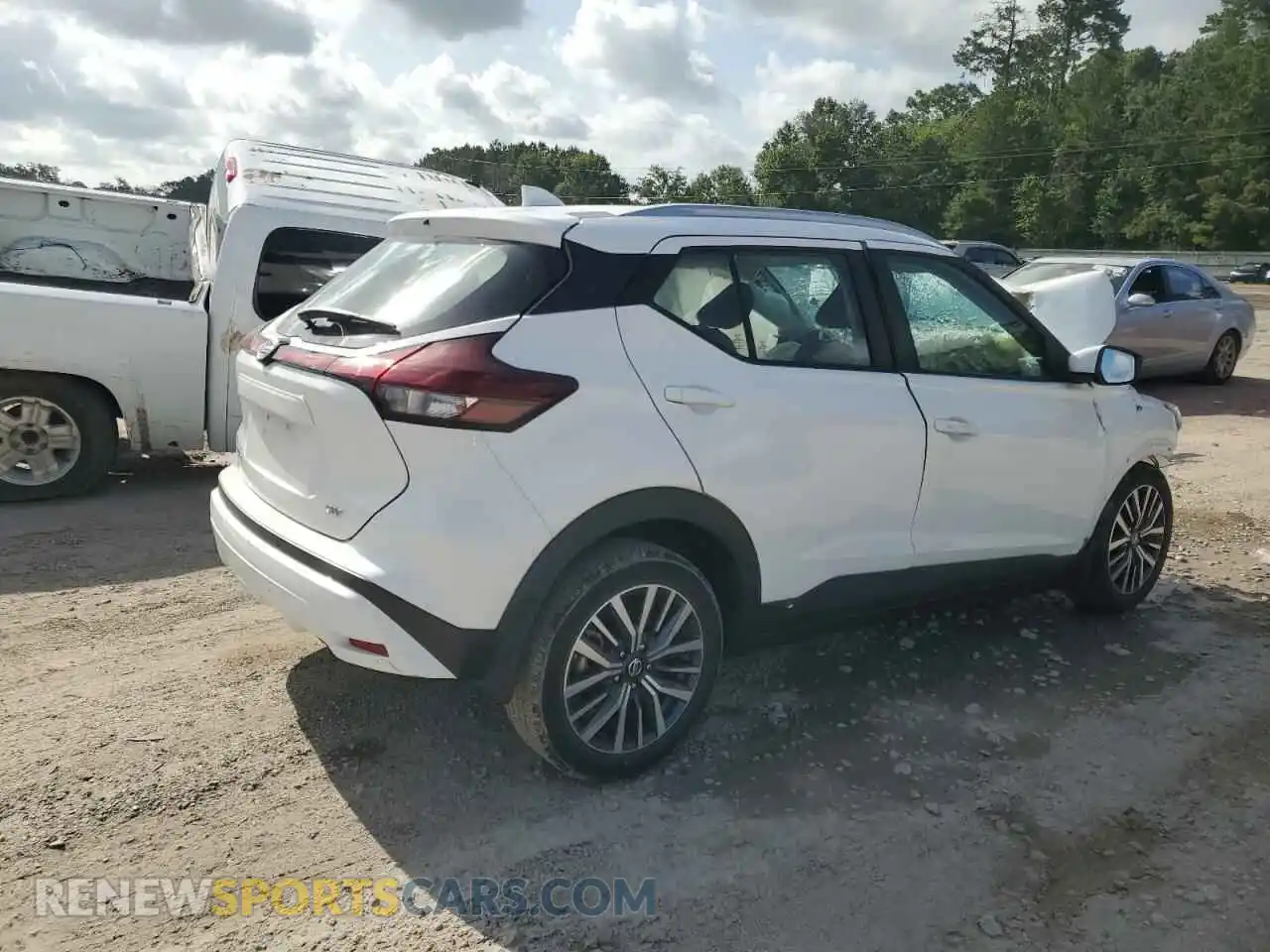 3 Photograph of a damaged car 3N1CP5CV0ML543924 NISSAN KICKS 2021