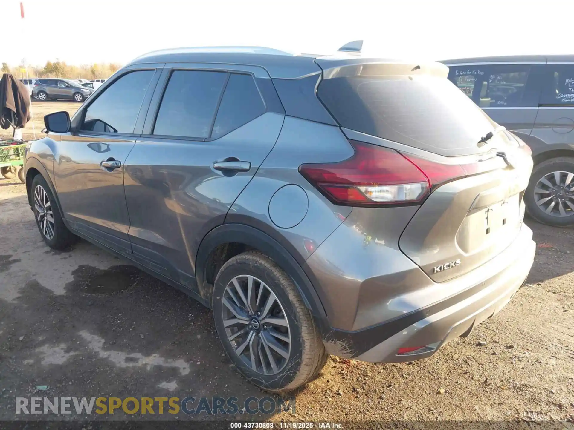 3 Photograph of a damaged car 3N1CP5CV1ML471373 NISSAN KICKS 2021