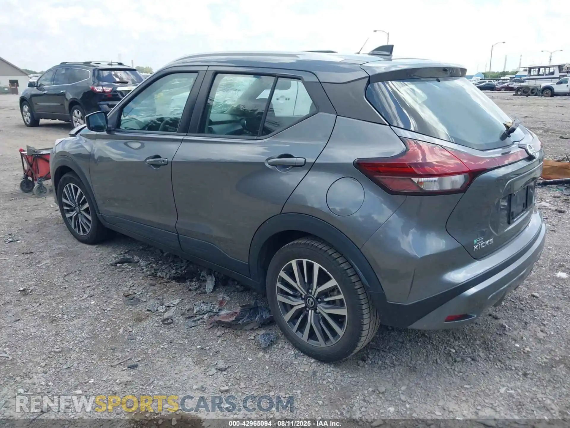 3 Photograph of a damaged car 3N1CP5CV1ML471826 NISSAN KICKS 2021
