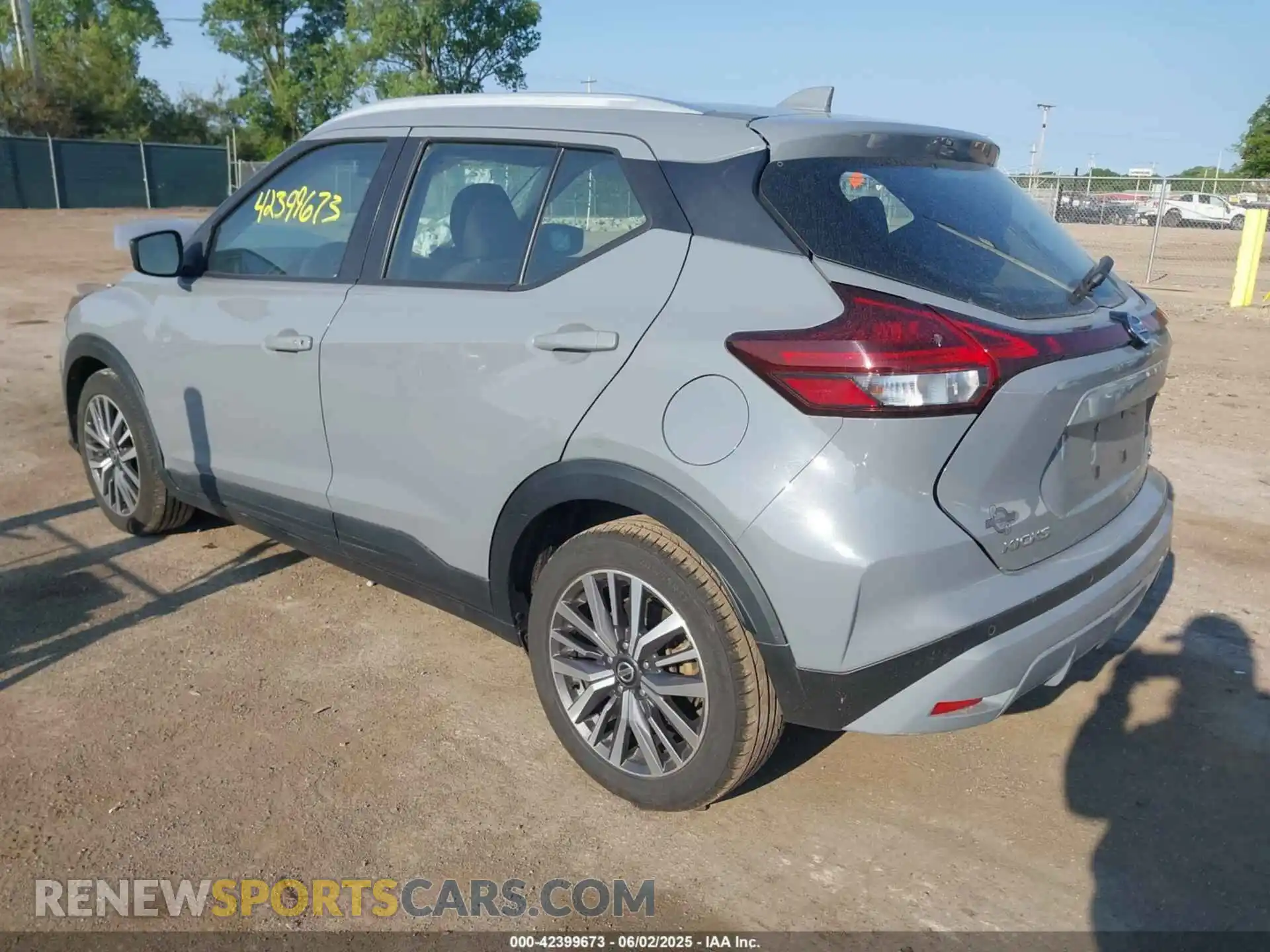 3 Photograph of a damaged car 3N1CP5CV1ML474399 NISSAN KICKS 2021