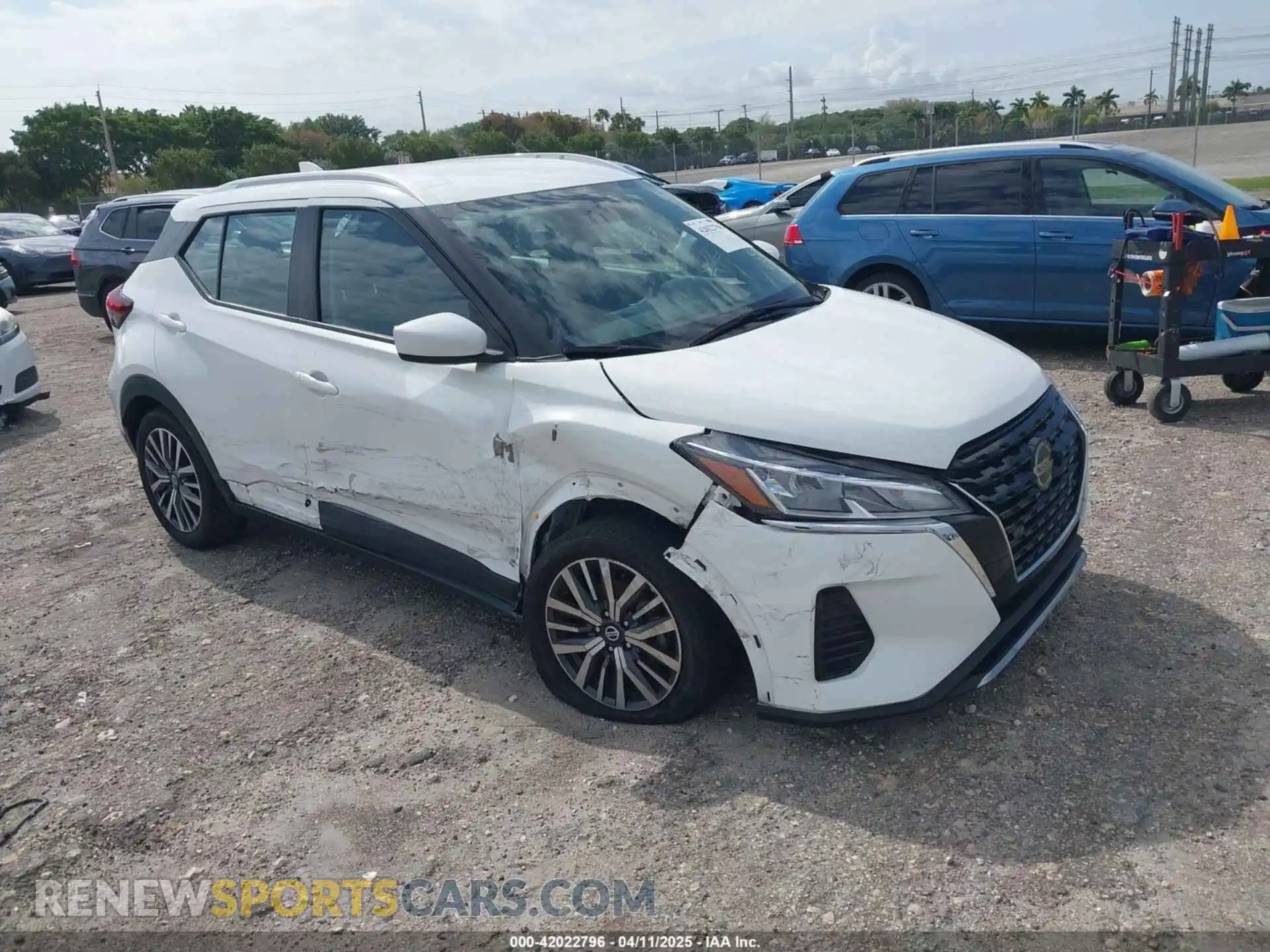 1 Photograph of a damaged car 3N1CP5CV1ML482759 NISSAN KICKS 2021