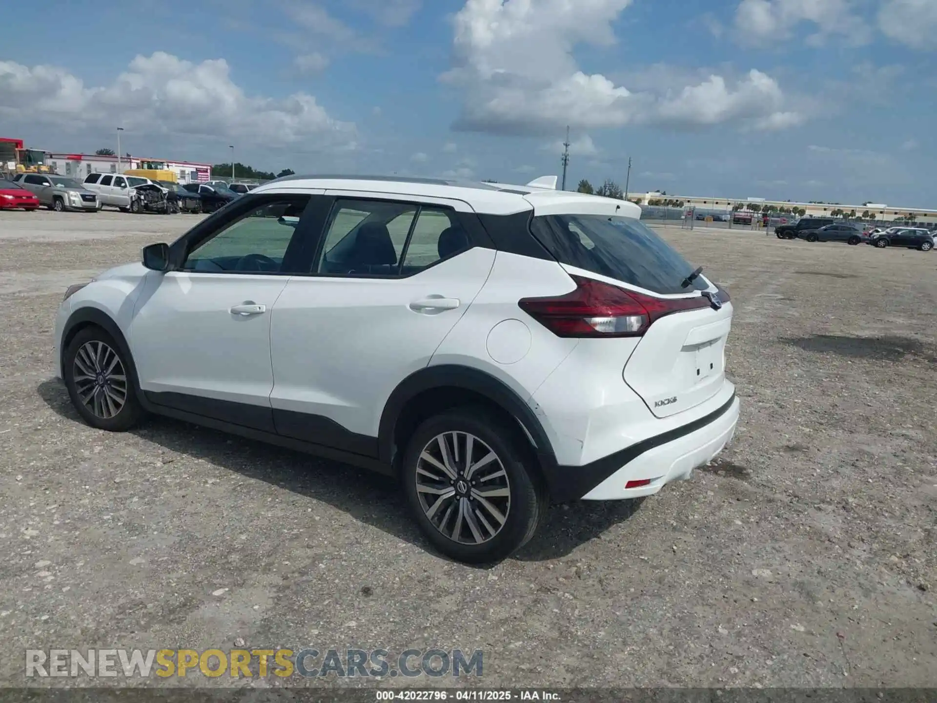 3 Photograph of a damaged car 3N1CP5CV1ML482759 NISSAN KICKS 2021