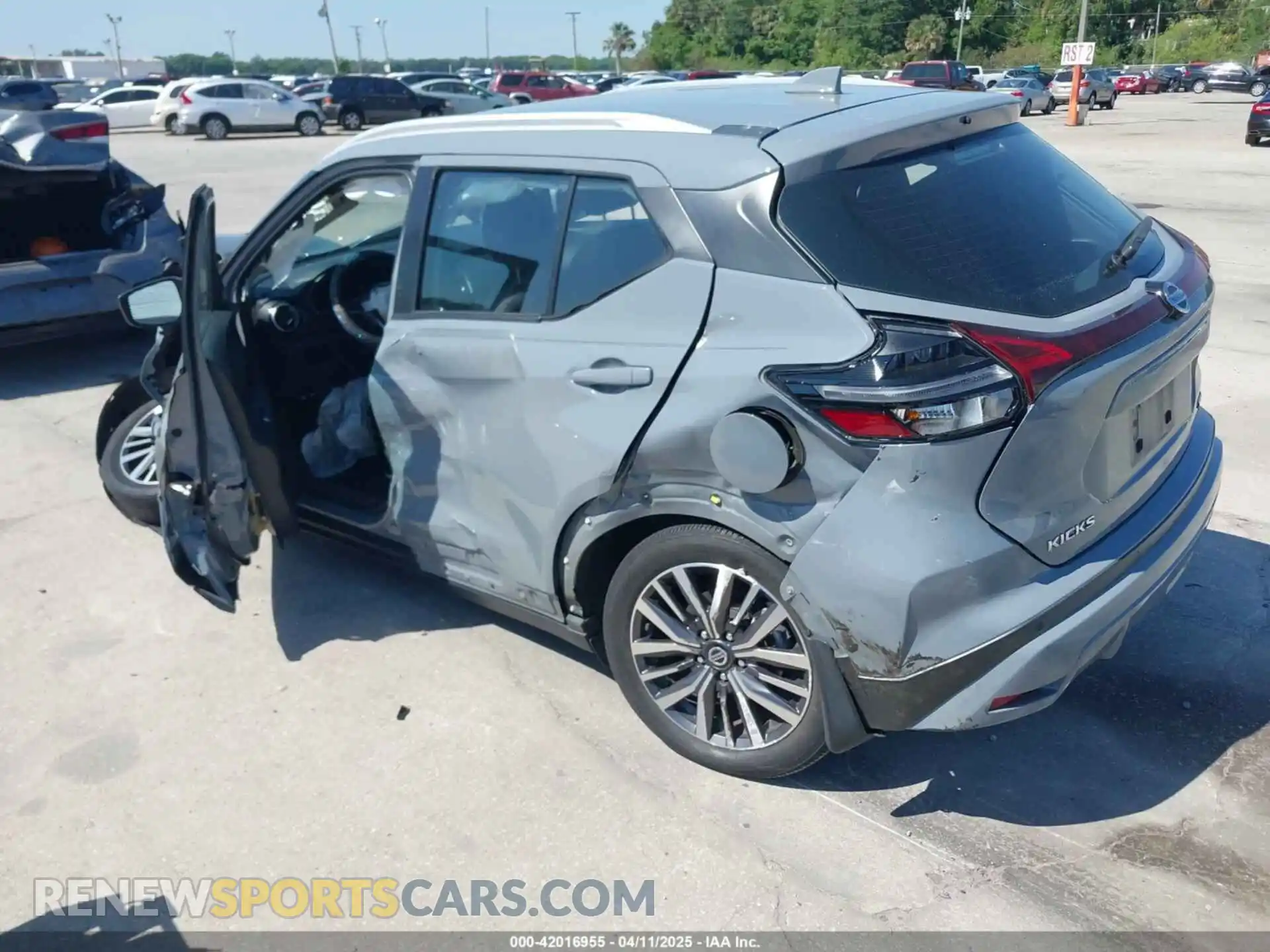 3 Photograph of a damaged car 3N1CP5CV1ML512892 NISSAN KICKS 2021