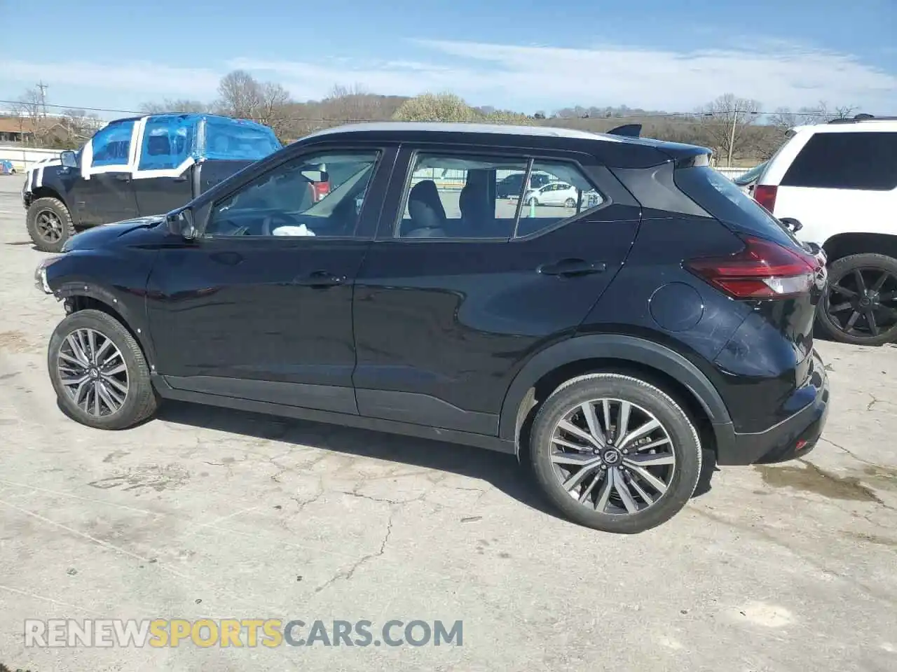 2 Photograph of a damaged car 3N1CP5CV1ML527196 NISSAN KICKS 2021
