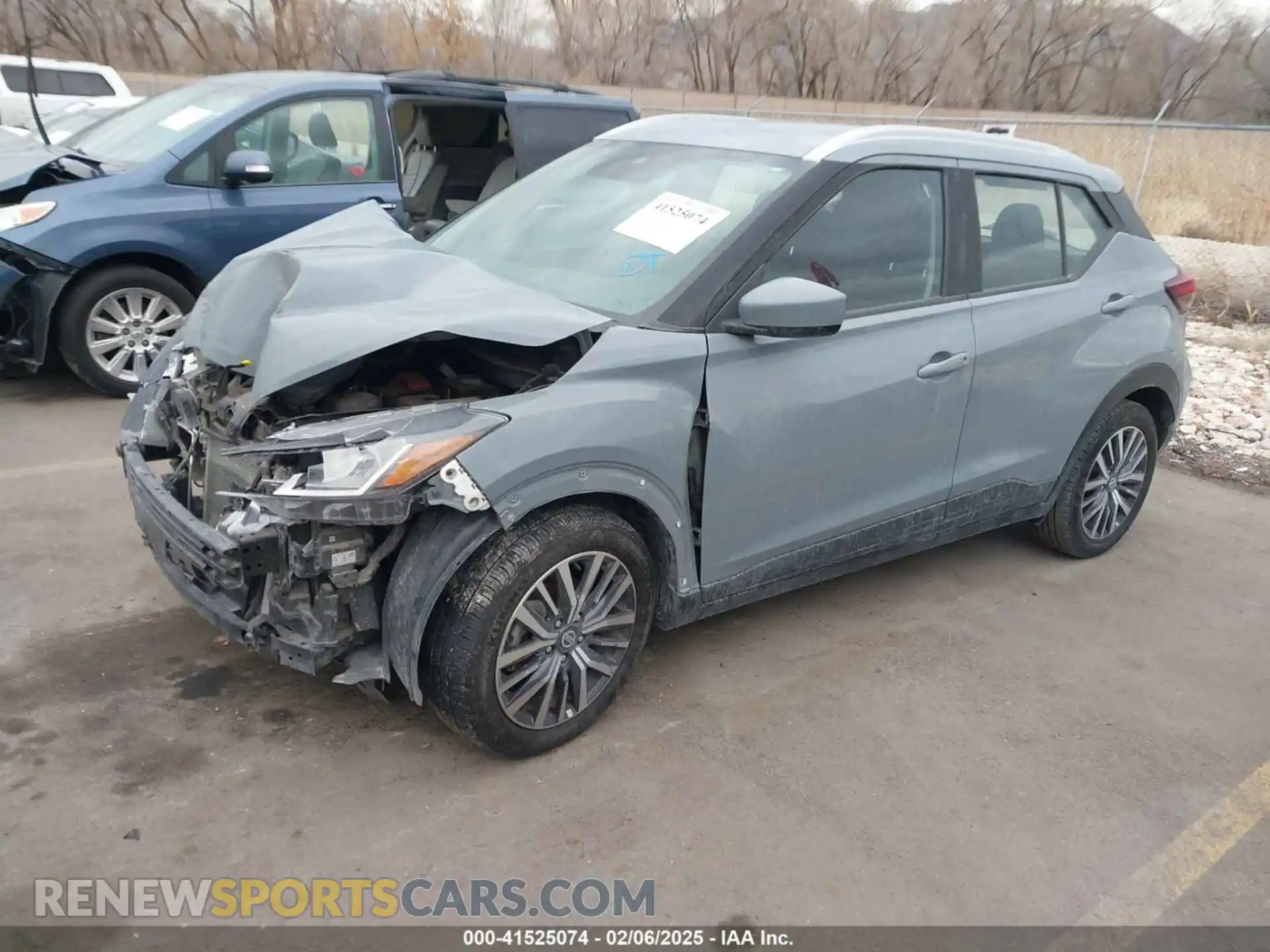 2 fotografías del automóvil dañado 3N1CP5CV2ML487369 NISSAN KICKS 2021