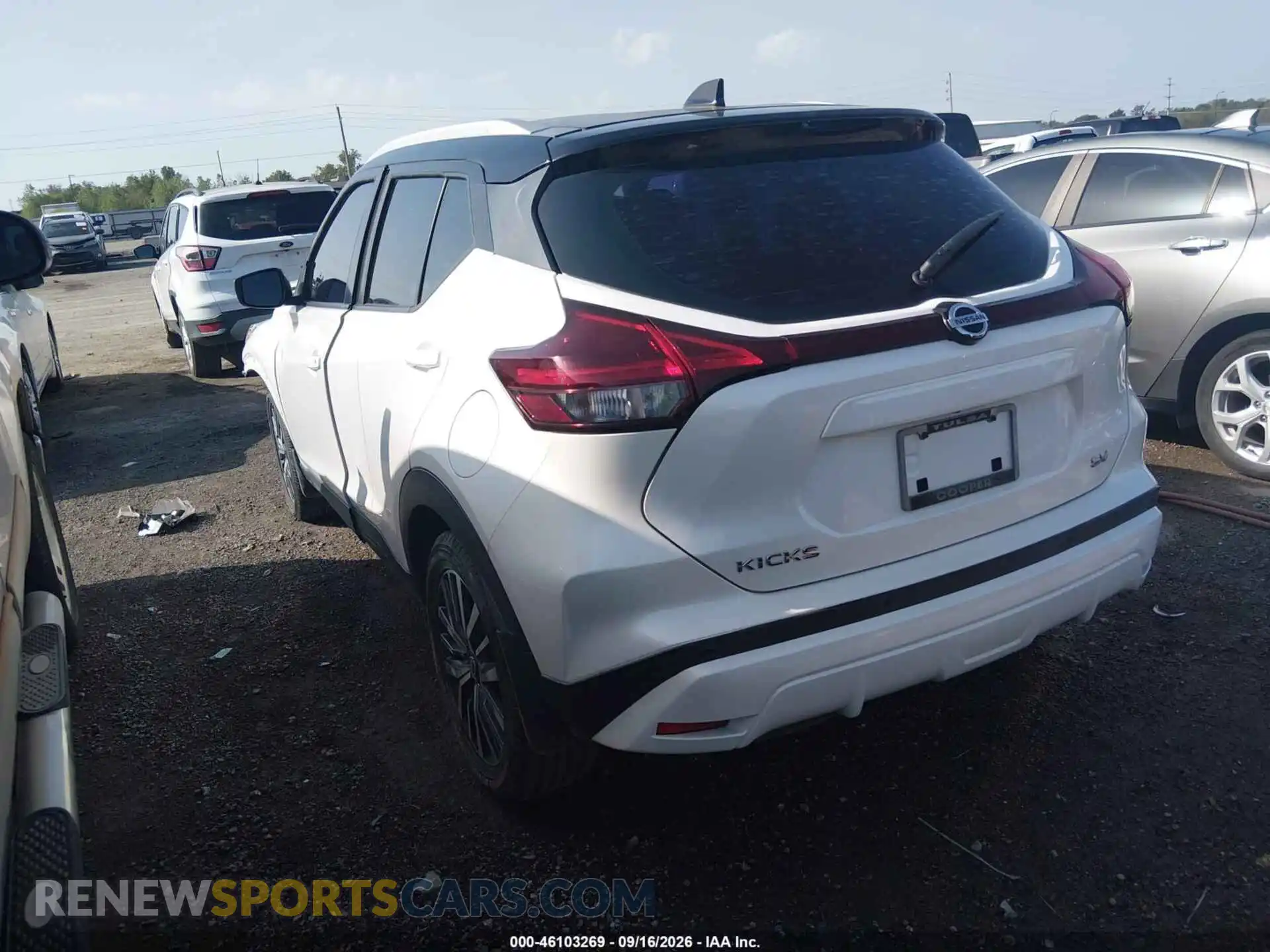 3 Photograph of a damaged car 3N1CP5CV2ML509130 NISSAN KICKS 2021