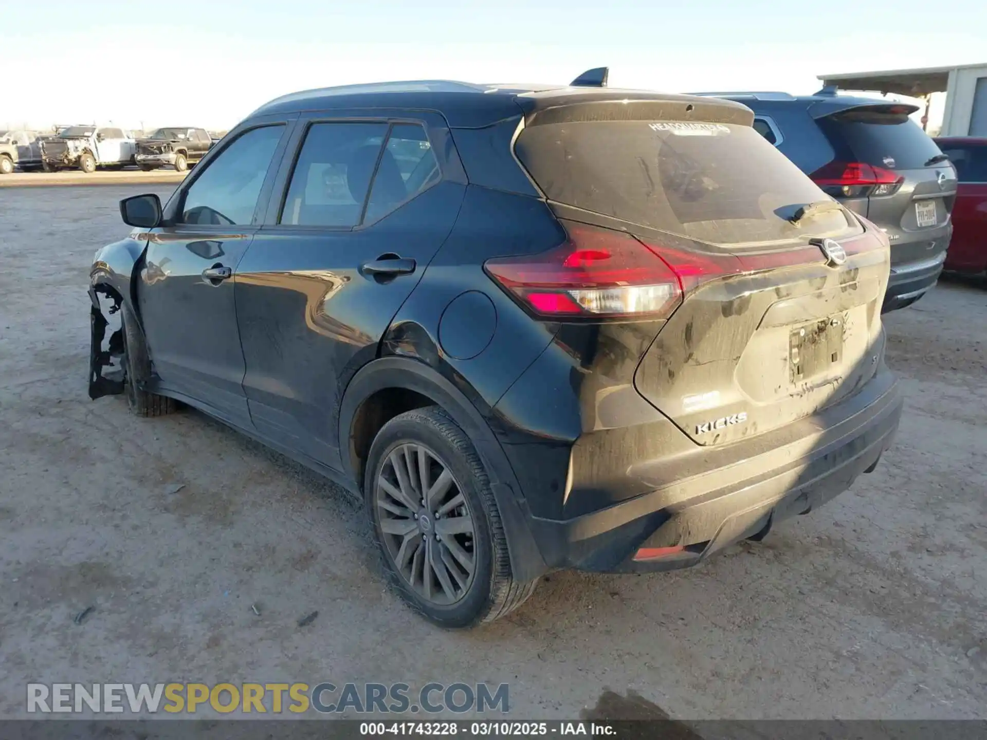 3 Photograph of a damaged car 3N1CP5CV2ML562636 NISSAN KICKS 2021