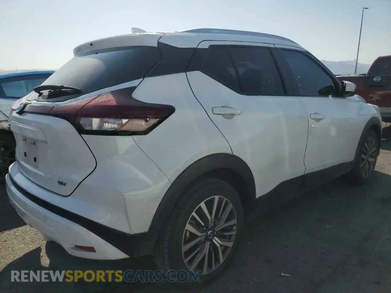 3 Photograph of a damaged car 3N1CP5CV3ML469575 NISSAN KICKS 2021