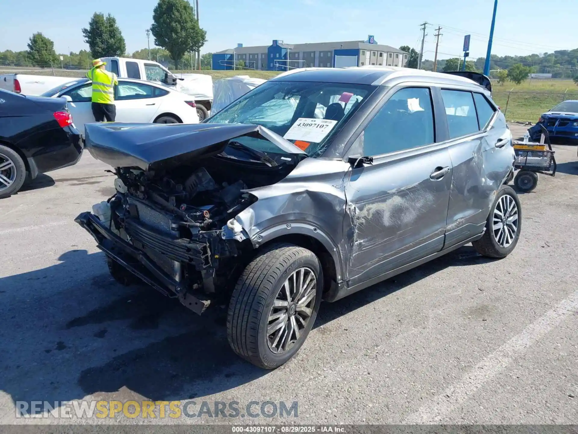 2 Photograph of a damaged car 3N1CP5CV3ML505376 NISSAN KICKS 2021